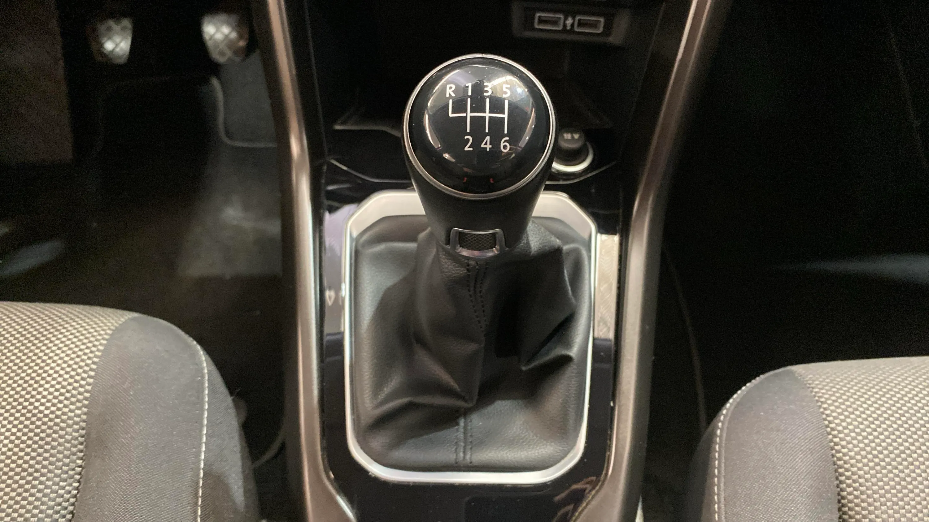 Volkswagen T-Roc Advance Style 1.5 TSI - foto 31