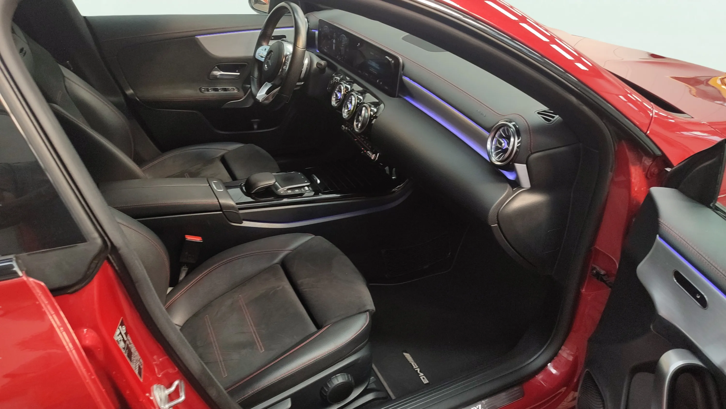Mercedes-Benz CLA 200 D DCT Shooting Brake - foto 19