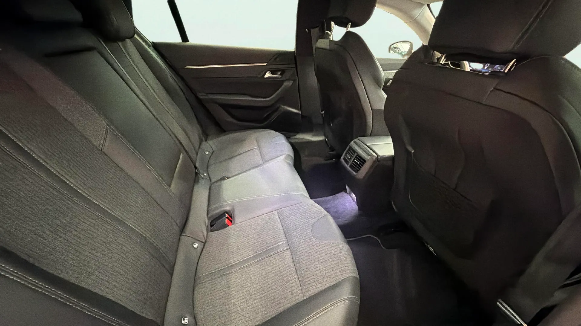 Peugeot 508 SW Active Pack PureTech 180 EAT8 - foto 12