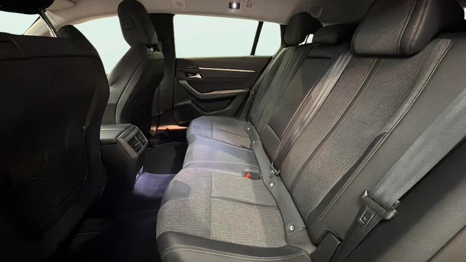 Peugeot 508 SW Active Pack PureTech 180 EAT8 - foto 11