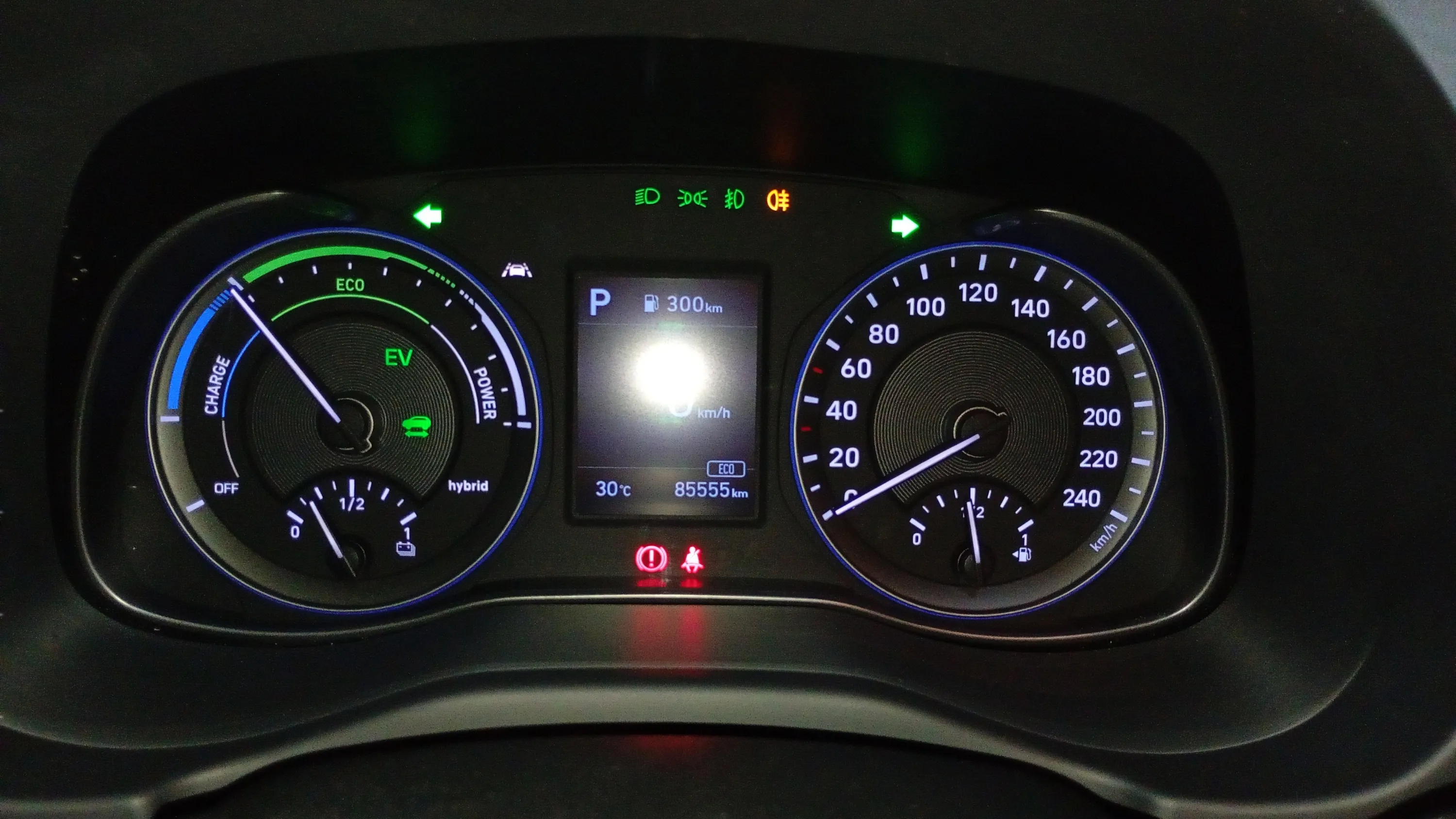 Hyundai Kona 1.6 GDI HEV Klass DCT - foto 9