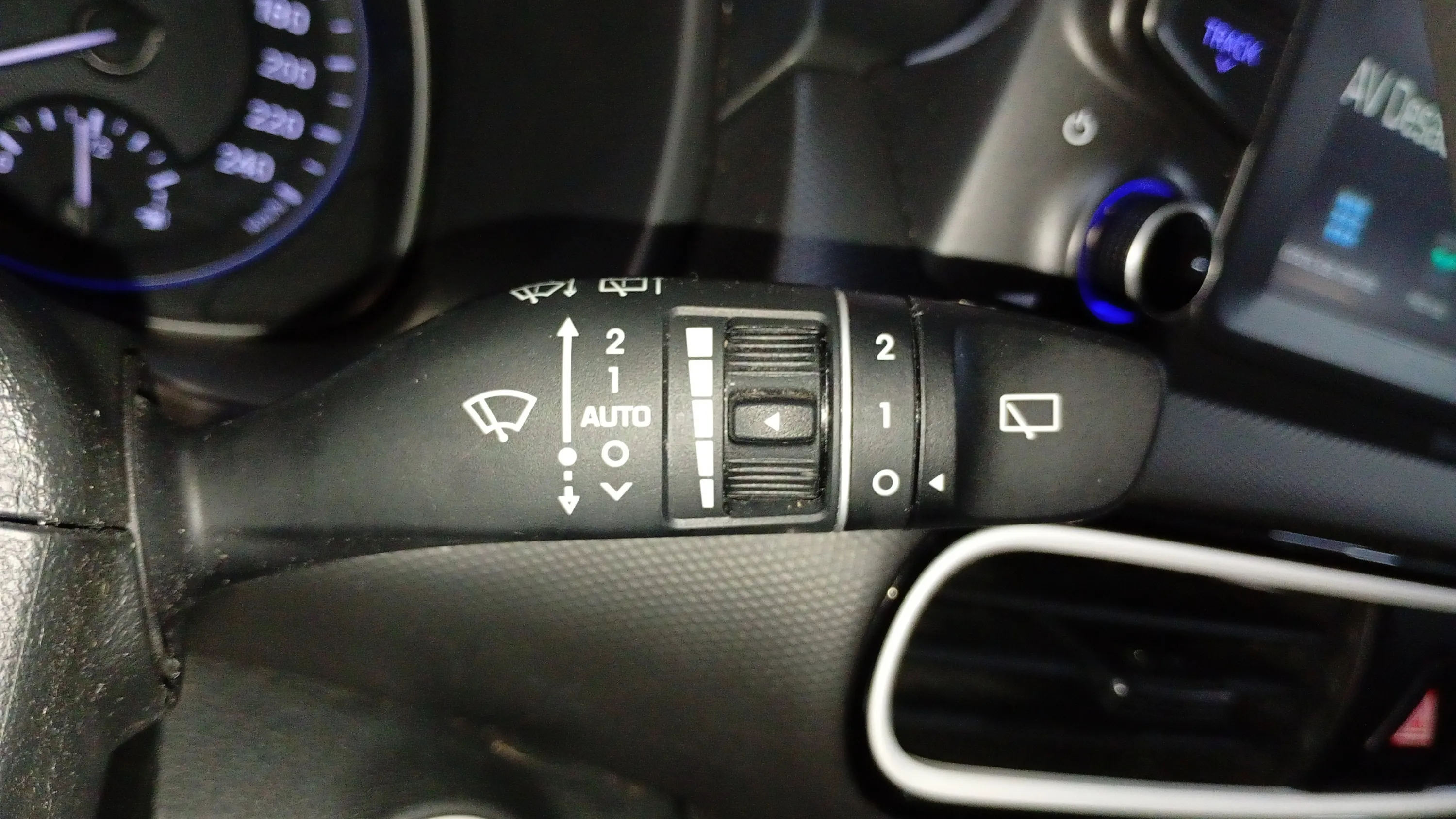 Hyundai Kona 1.6 GDI HEV Klass DCT - foto 23