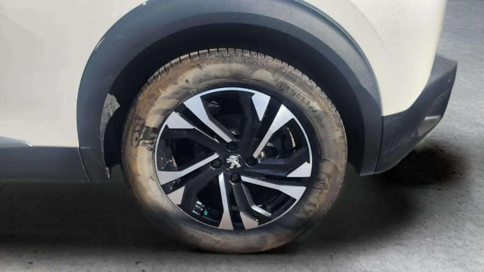 Peugeot 2008 Eléctrico Allure Pack - foto 25