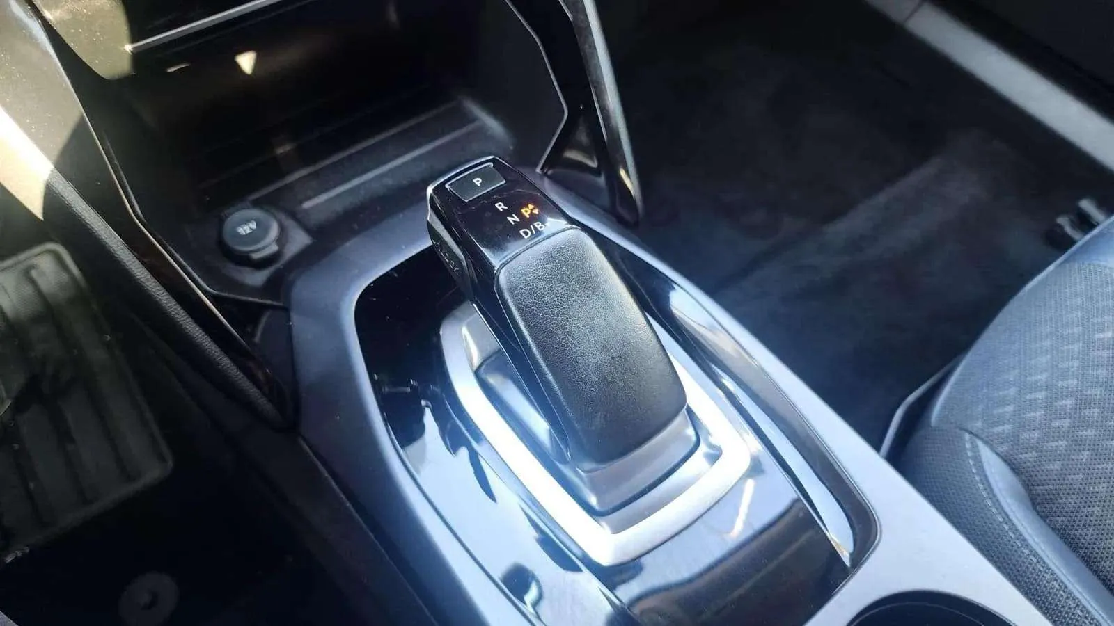 Peugeot 2008 Eléctrico Allure Pack - foto 19
