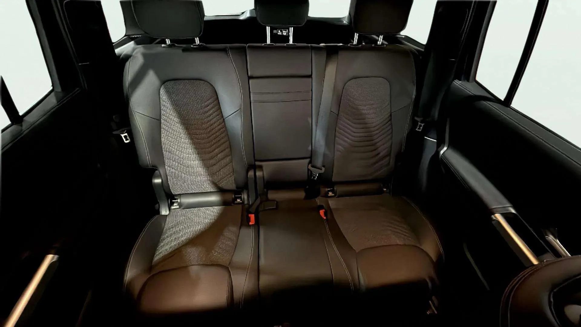 Mercedes-Benz GLB 200 d - foto 16