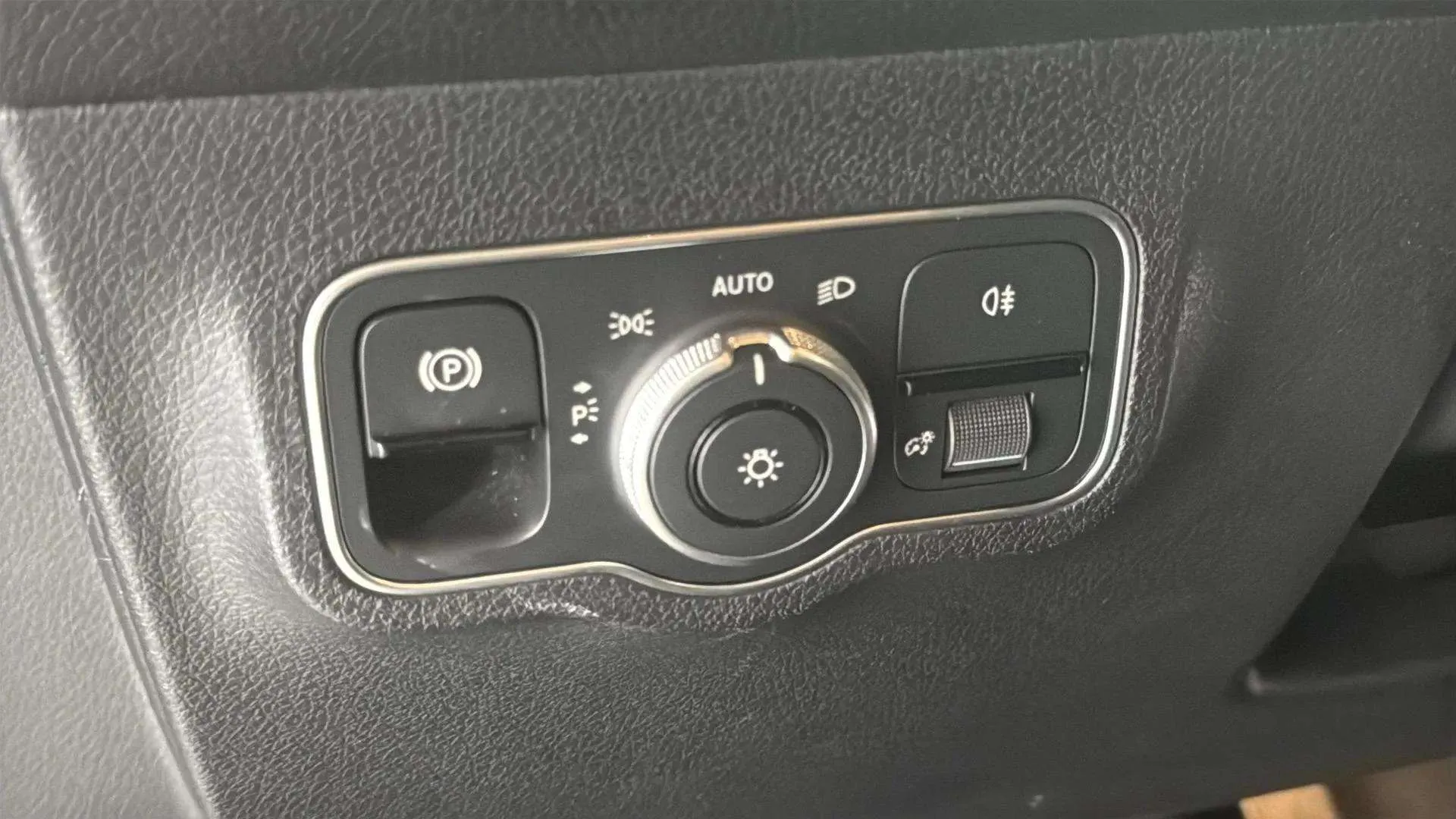 Mercedes-Benz GLB 200 d - foto 18