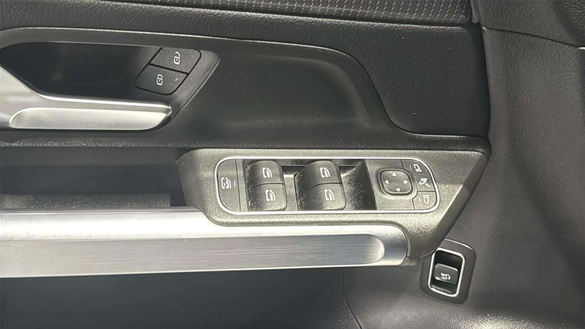Mercedes-Benz GLB 200 d - foto 17