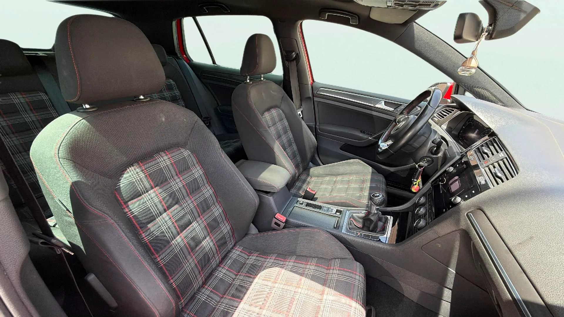 Volkswagen Golf GTI 2.0 TSI - foto 15