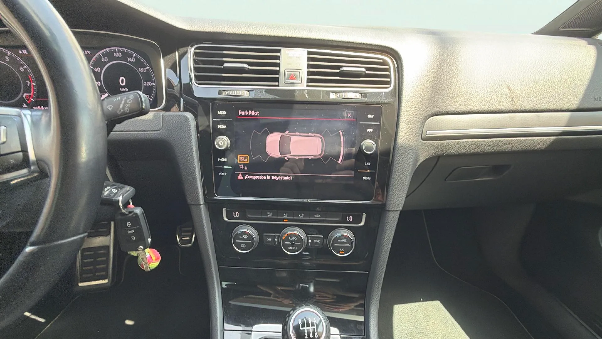 Volkswagen Golf GTI 2.0 TSI - foto 13