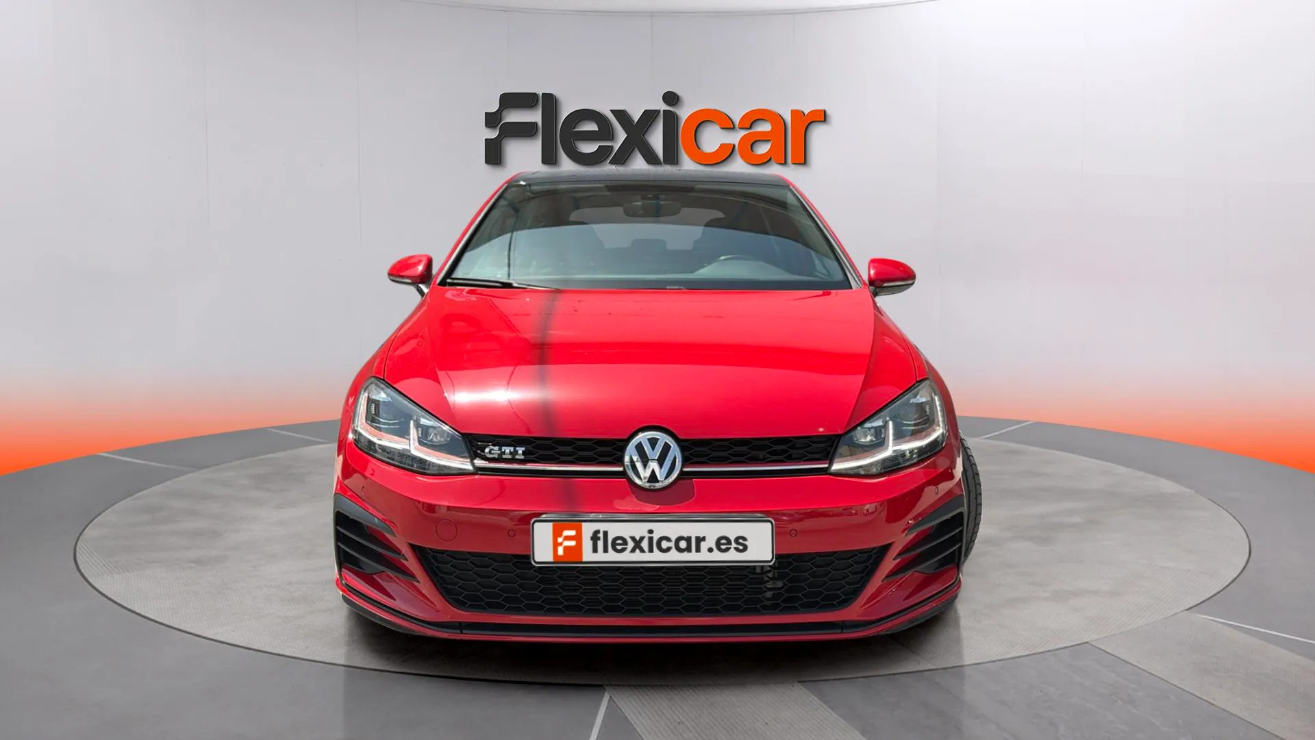 Volkswagen Golf GTI 2.0 TSI - foto 2