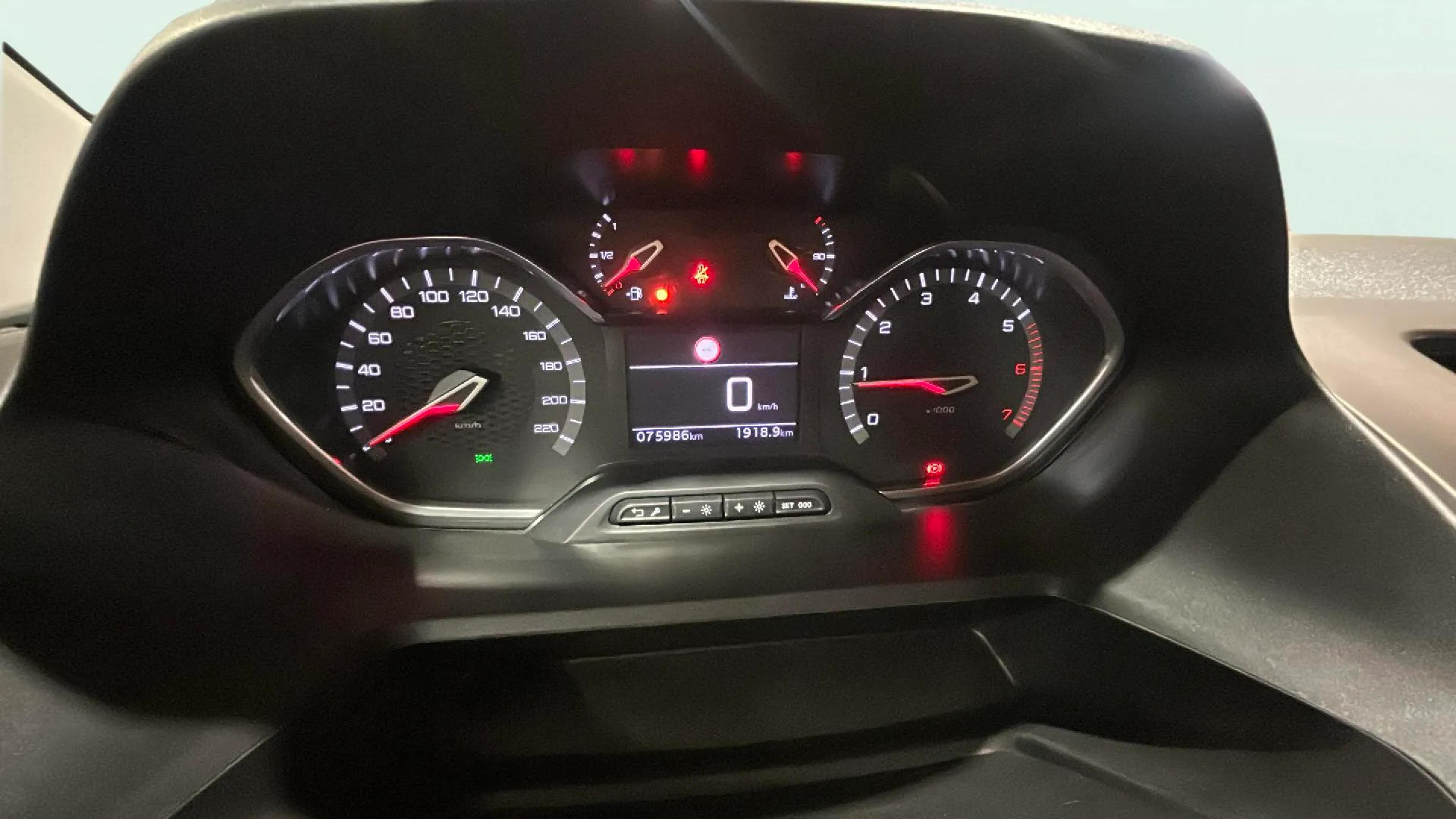 Peugeot Rifter GT BlueHDi 130 - foto 25