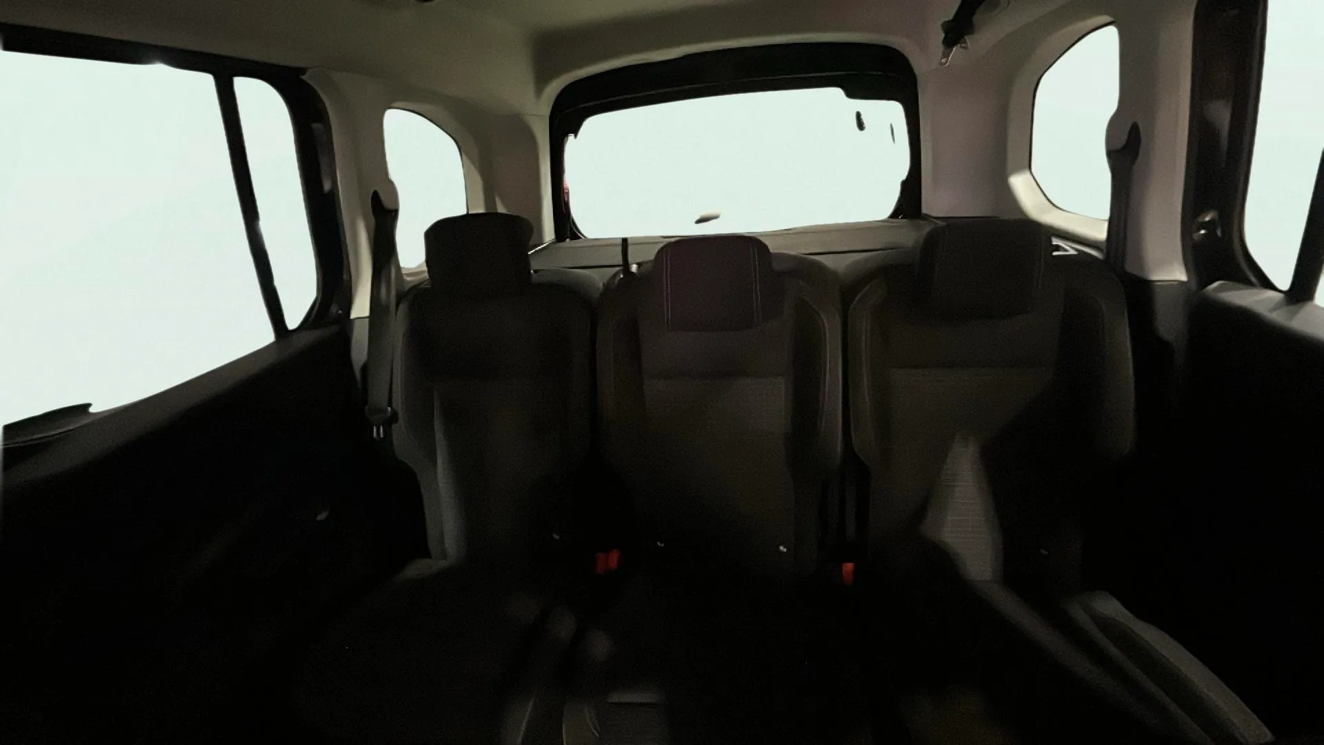 Peugeot Rifter GT BlueHDi 130 - foto 17