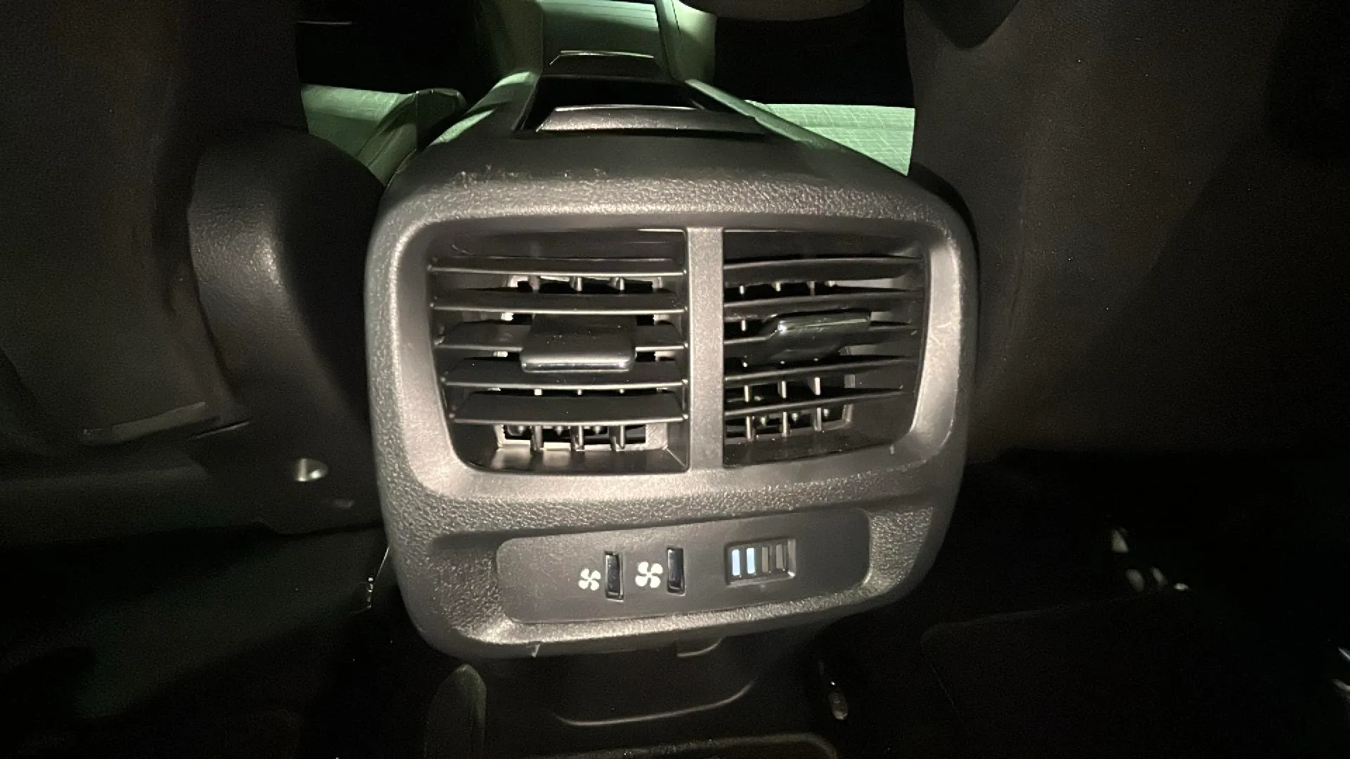 Peugeot Rifter GT BlueHDi 130 - foto 21
