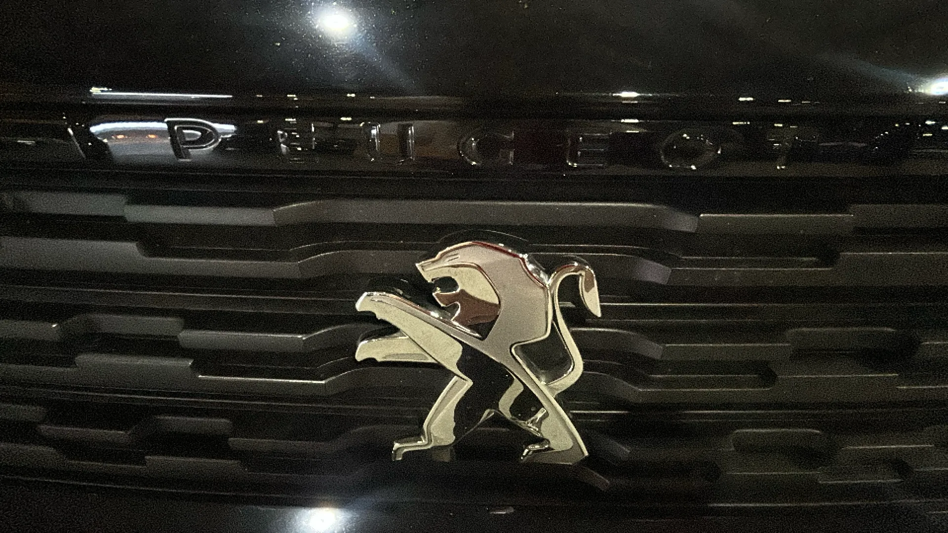 Peugeot Rifter GT BlueHDi 130 - foto 12