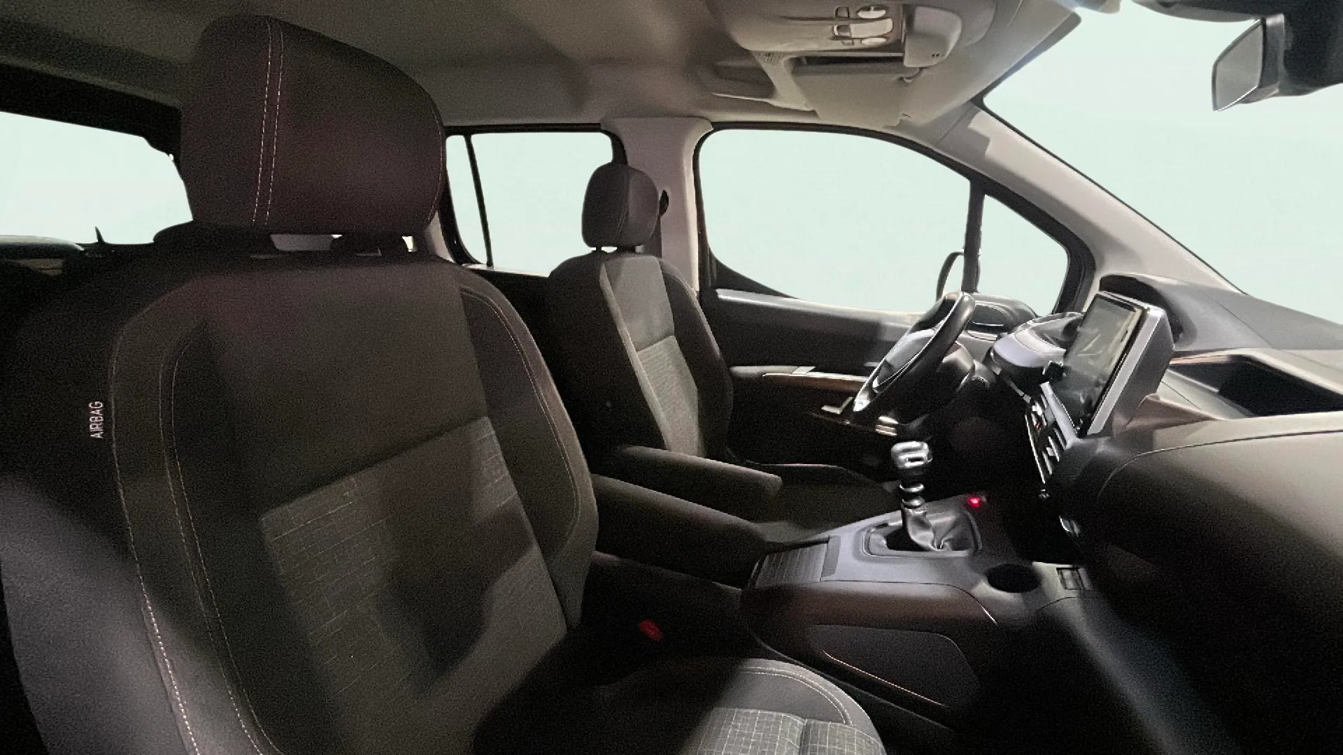 Peugeot Rifter GT BlueHDi 130 - foto 15