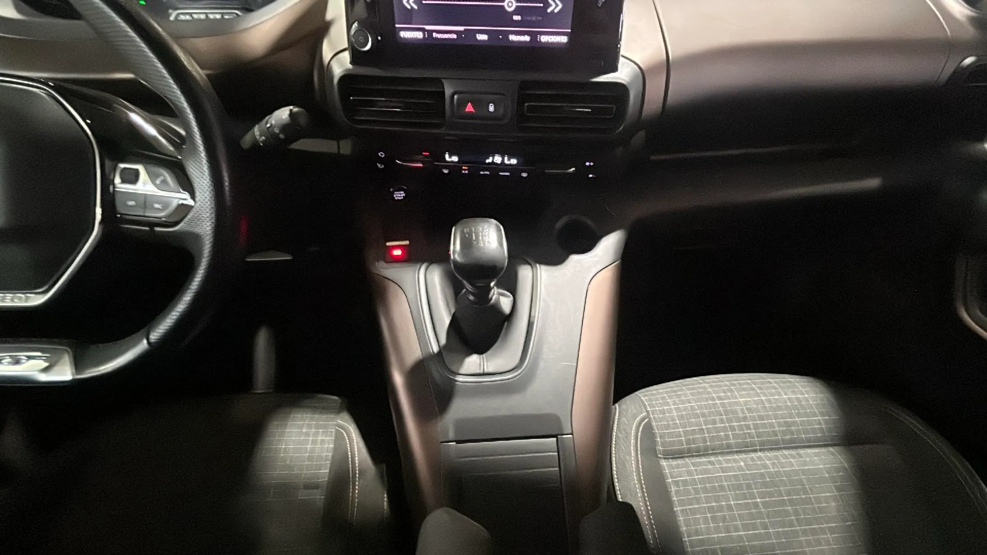 Peugeot Rifter GT BlueHDi 130 - foto 18