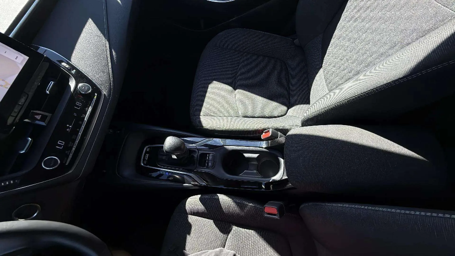 Toyota Corolla 140H Style - foto 22