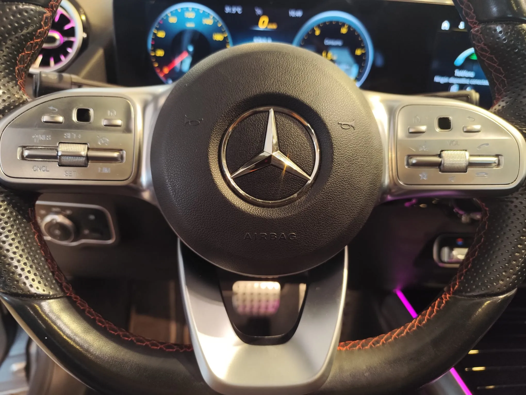 Mercedes-Benz GLA 200 - foto 12
