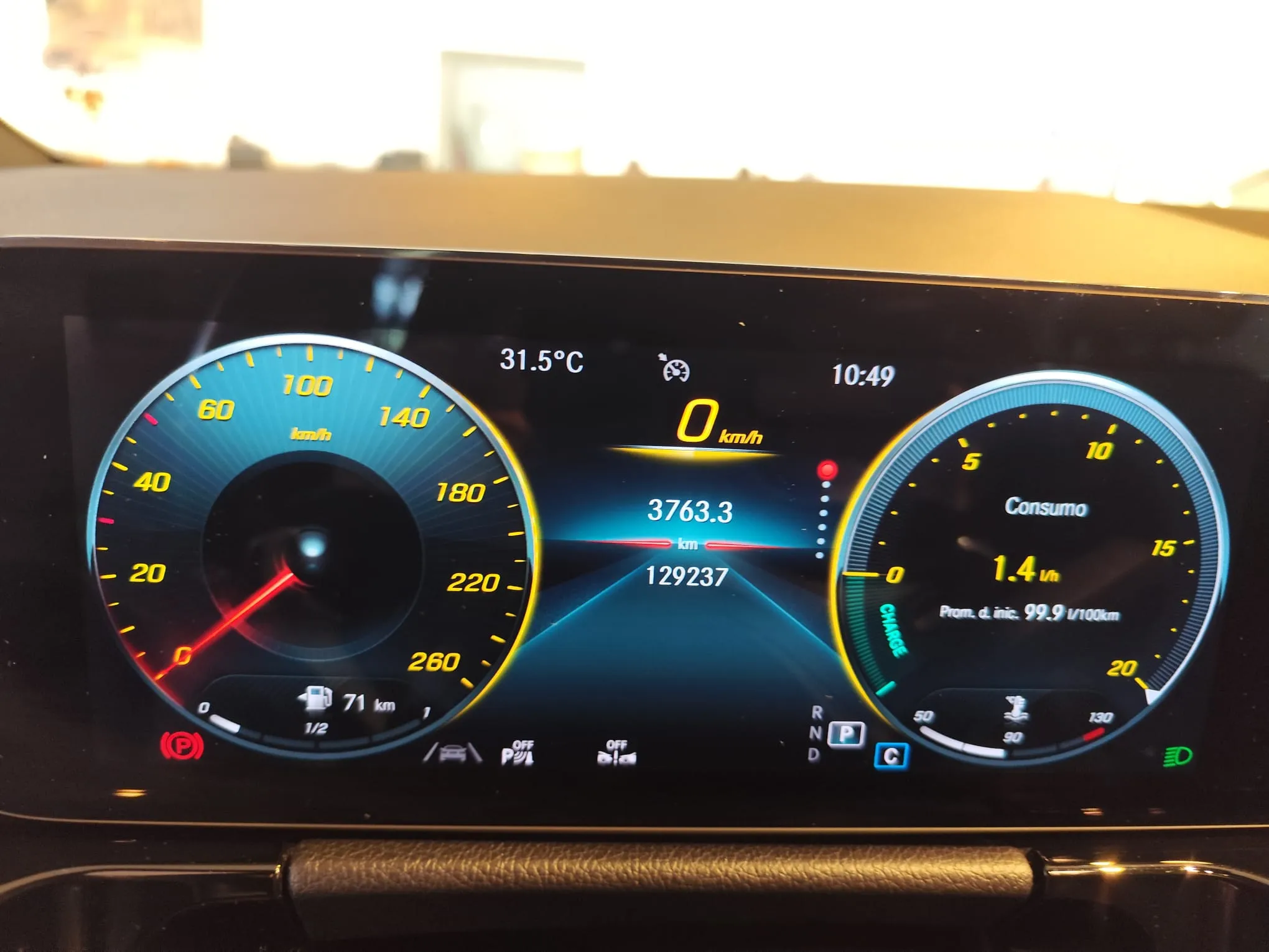 Mercedes-Benz GLA 200 - foto 14