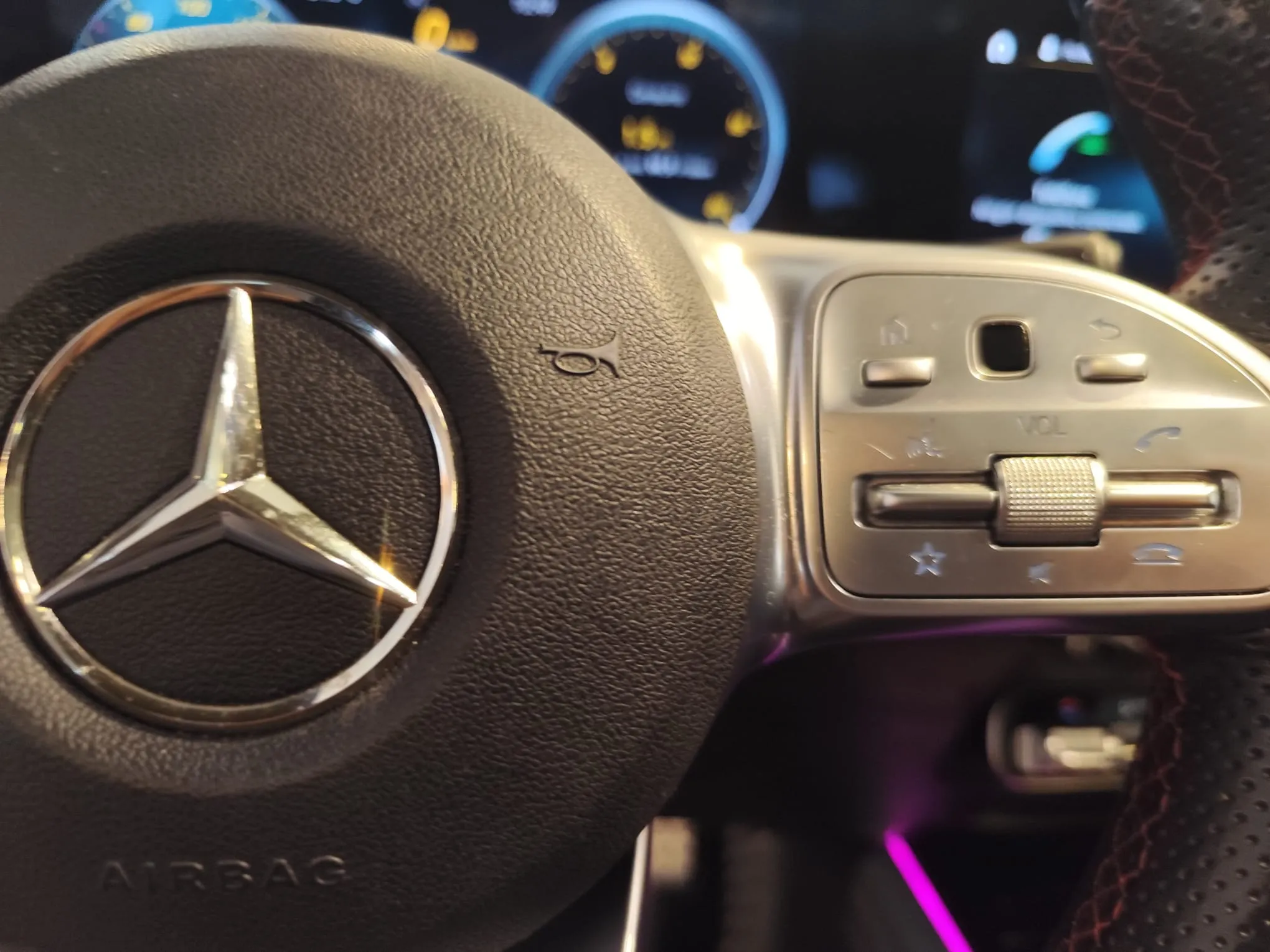 Mercedes-Benz GLA 200 - foto 13