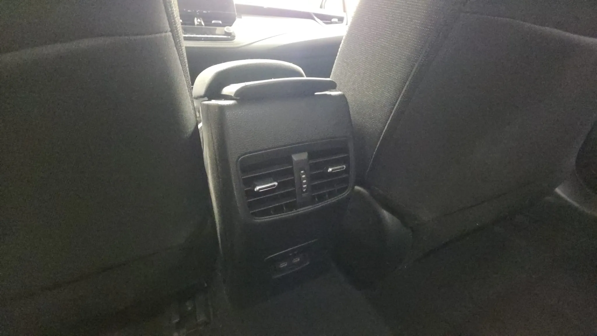 Toyota Corolla 140H Style - foto 24