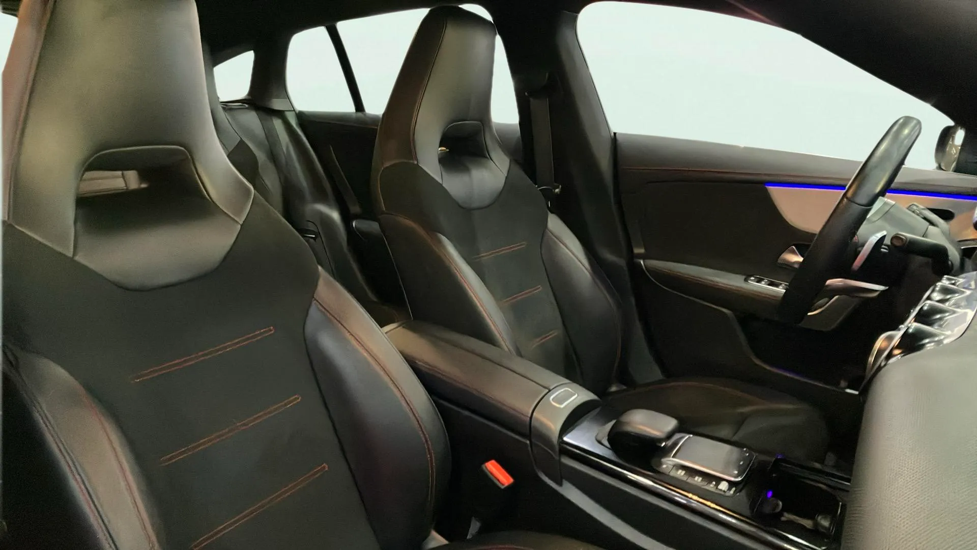 Mercedes-Benz CLA 200 D DCT Shooting Brake - foto 13