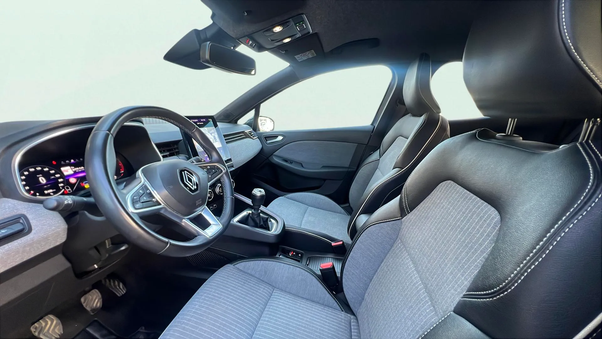 Renault Clio Techno TCe - foto 9