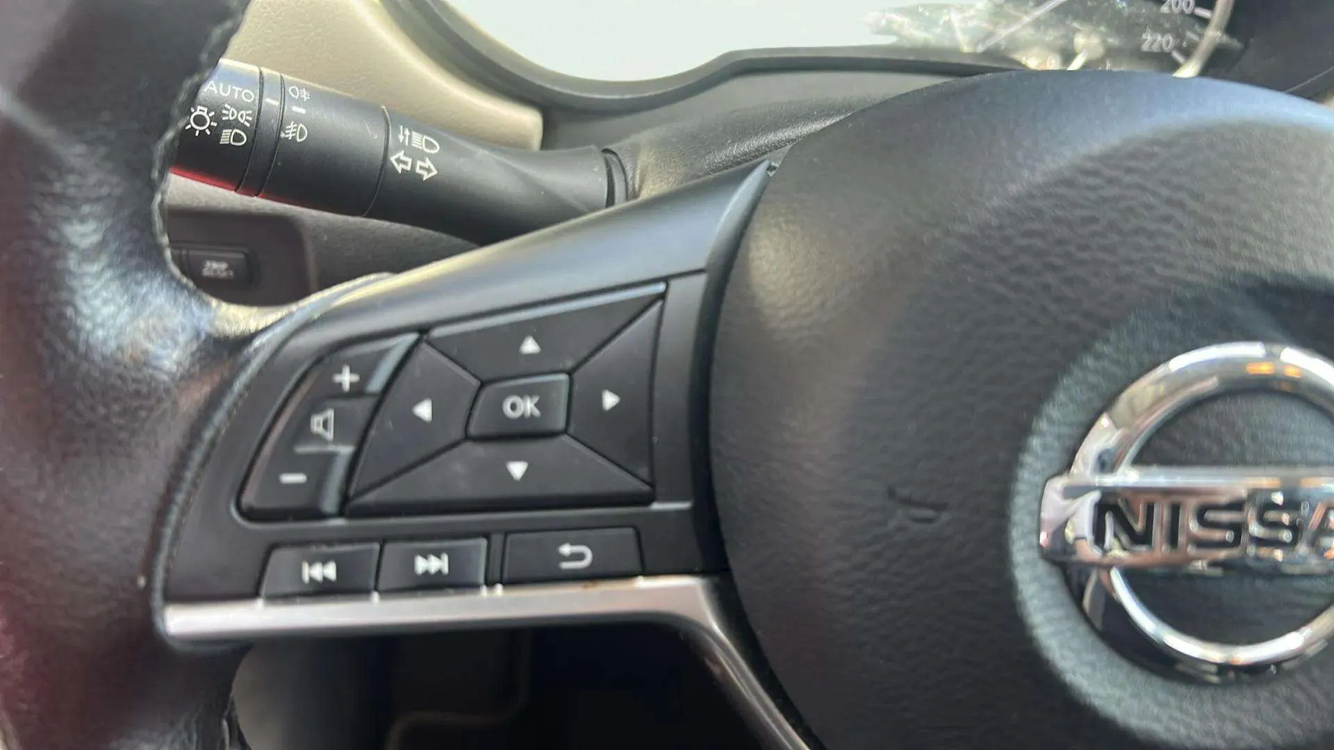 Nissan Micra IG-T E6D-F Acenta - foto 28