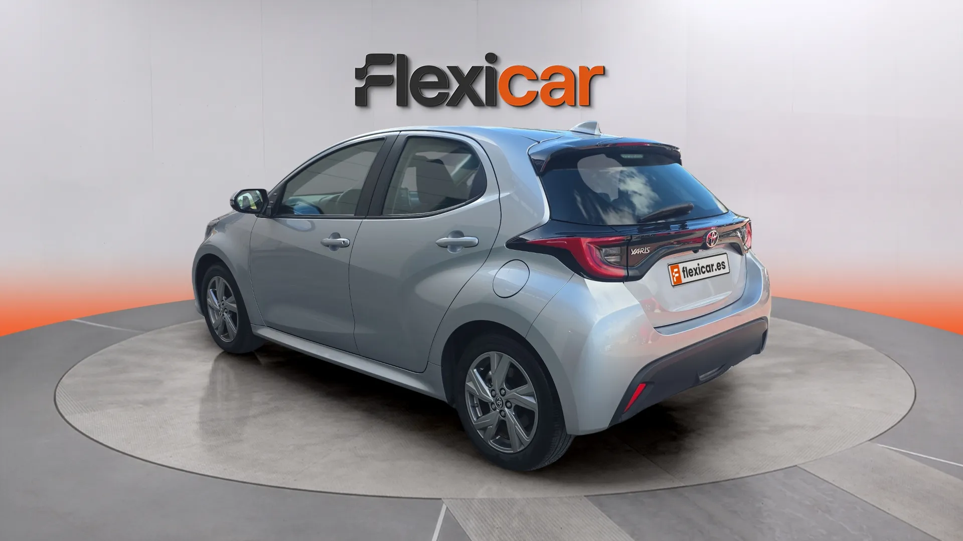 Toyota Yaris 1.5 120H Active Plus ECOVan - foto 8