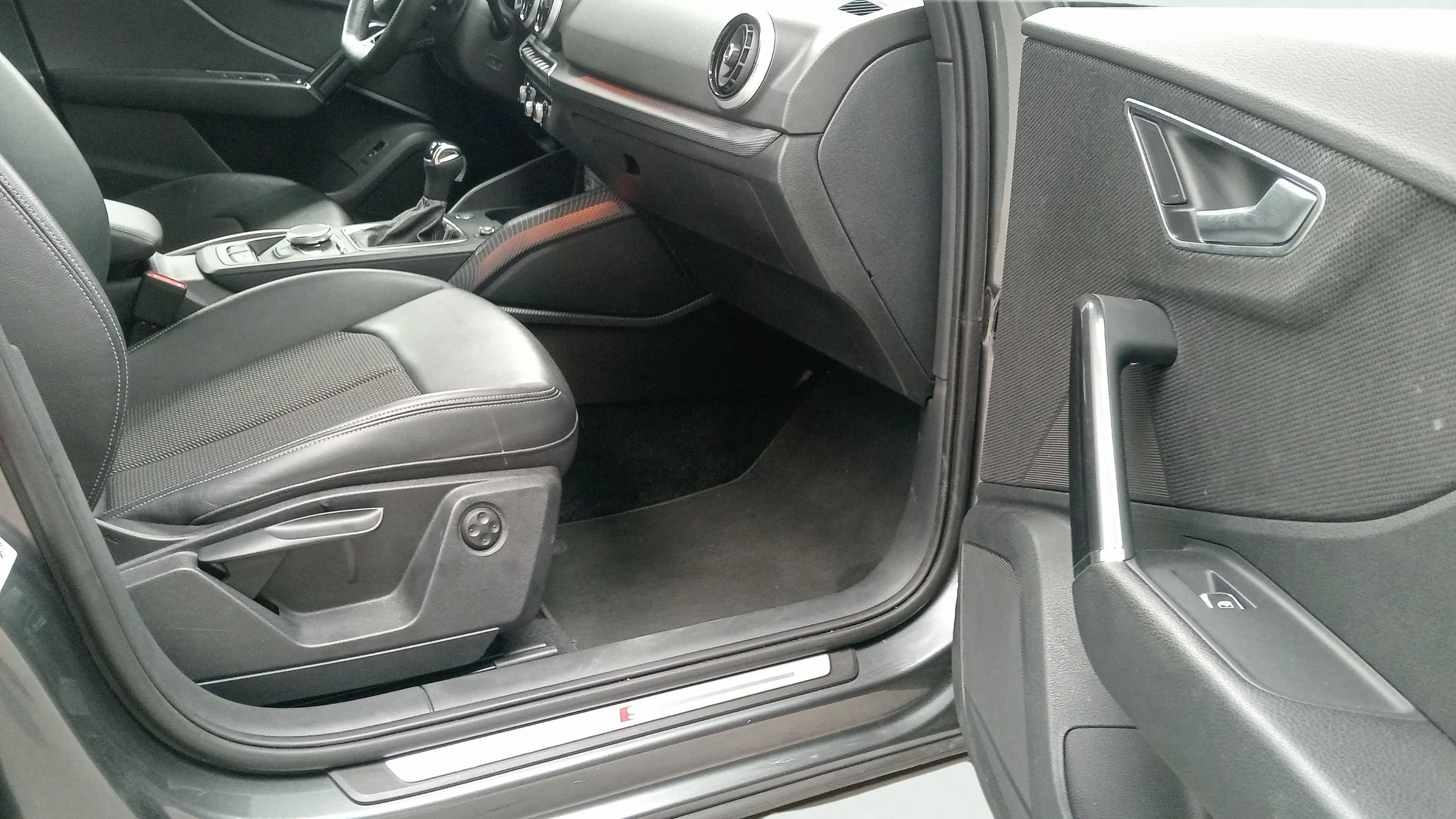 Audi Q2 S line 35 TDI S tronic - foto 18