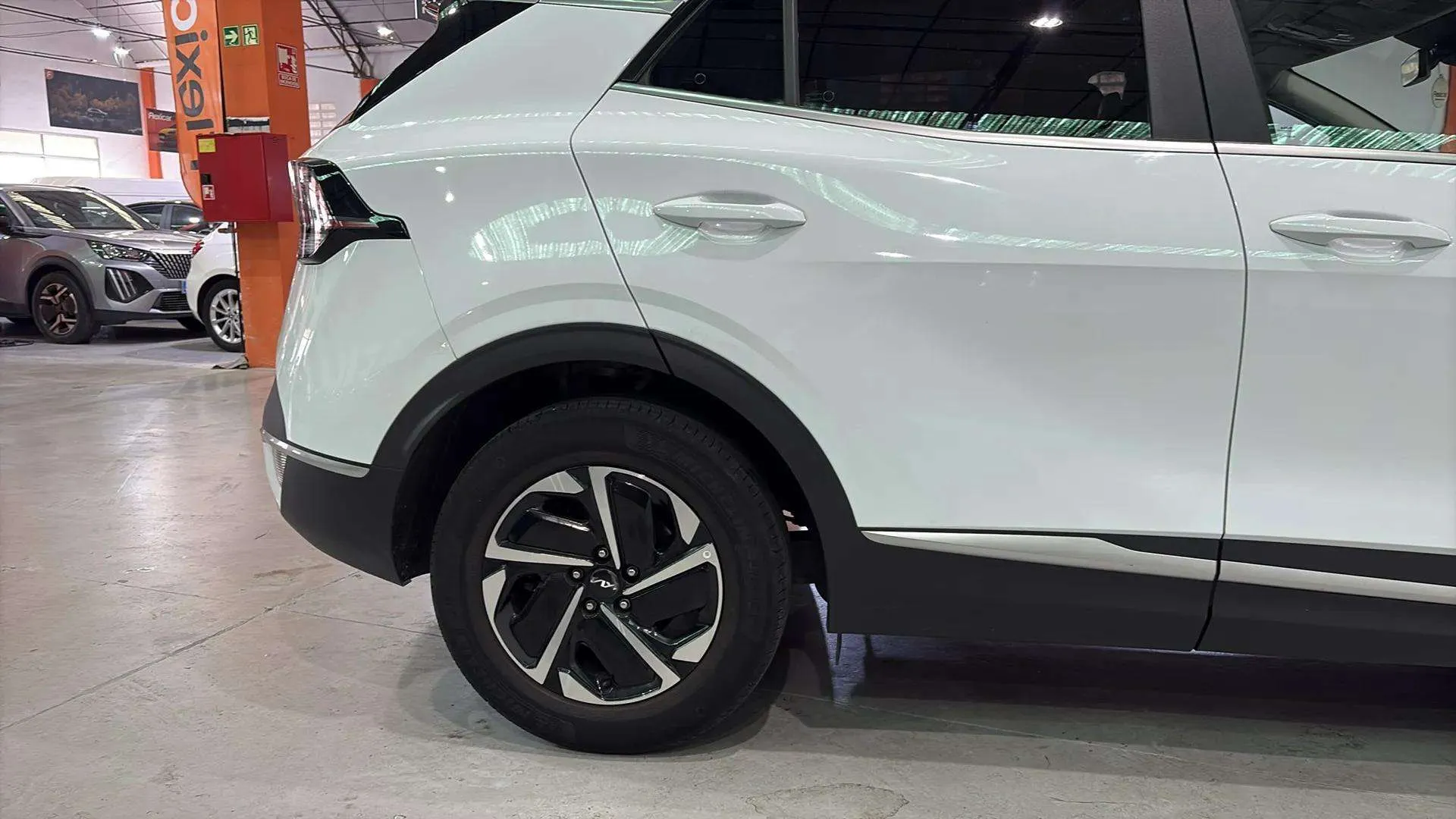 Kia Sportage 1.6 T-GDi Drive 4x2 - foto 24