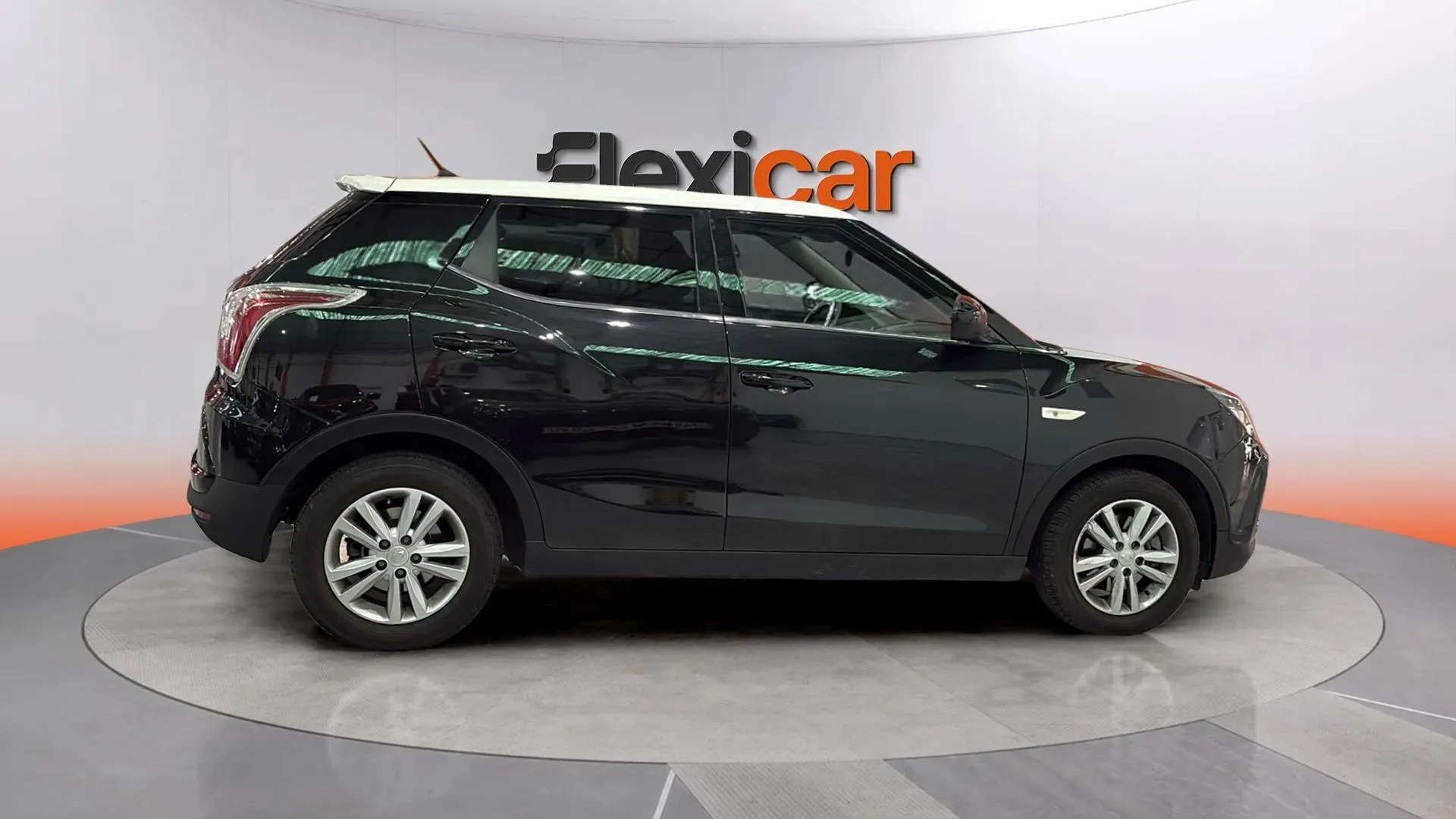 SsangYong Tivoli G16 Limited 4x2 - foto 8