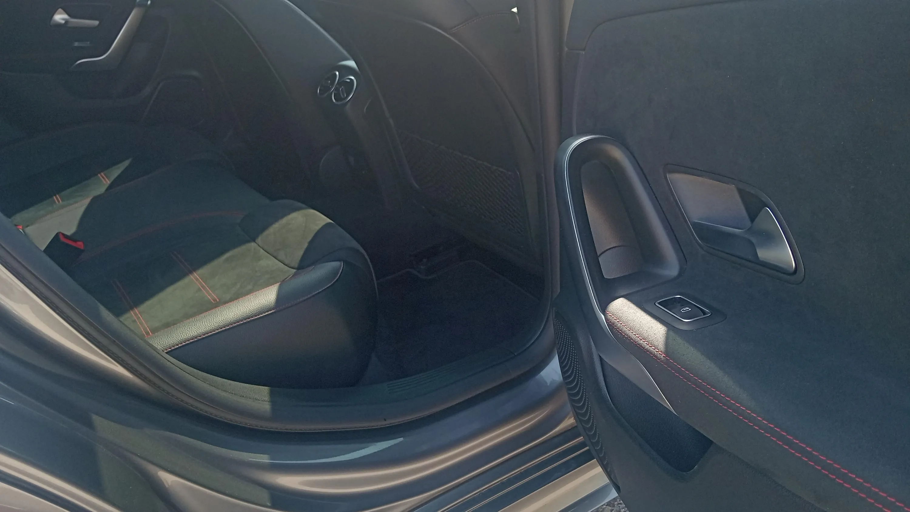 Mercedes-Benz CLA 200 D DCT Shooting Brake - foto 19