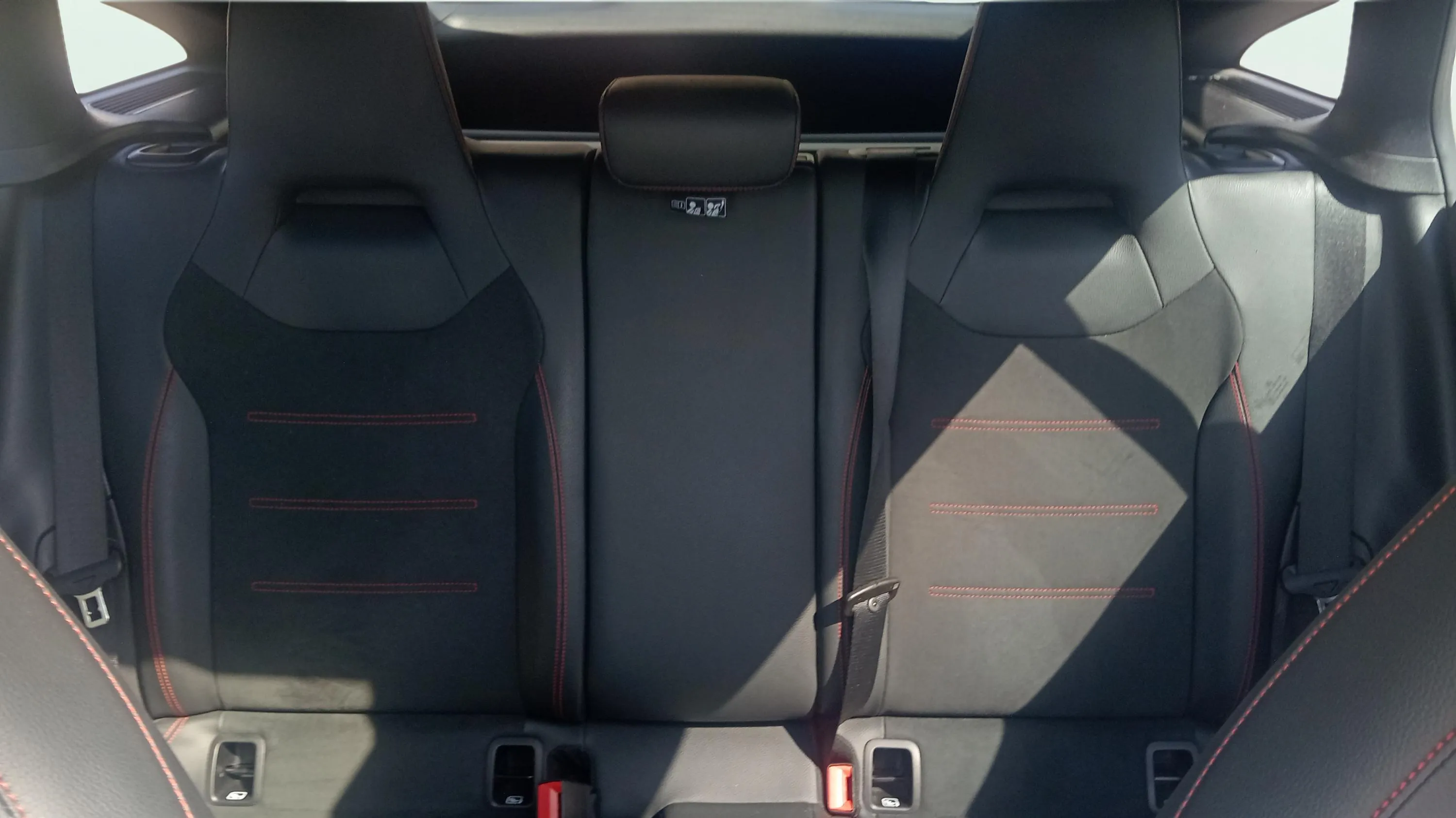 Mercedes-Benz CLA 200 D DCT Shooting Brake - foto 23