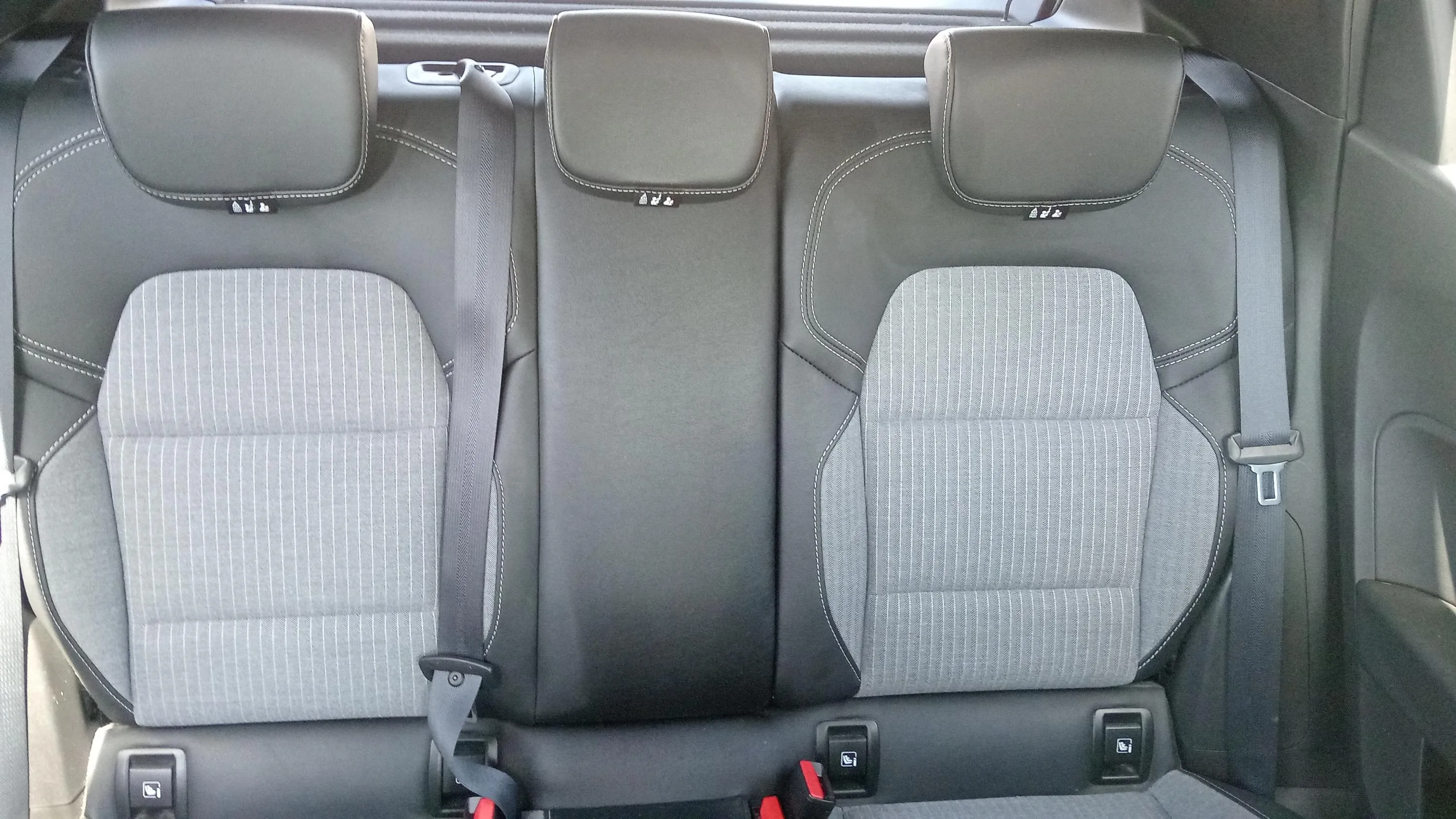 Renault Clio Techno TCe 90 - foto 19