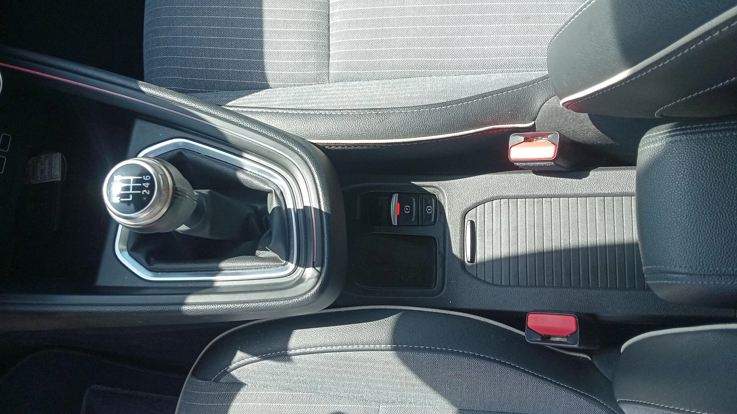 Renault Clio Techno TCe 90 - foto 23