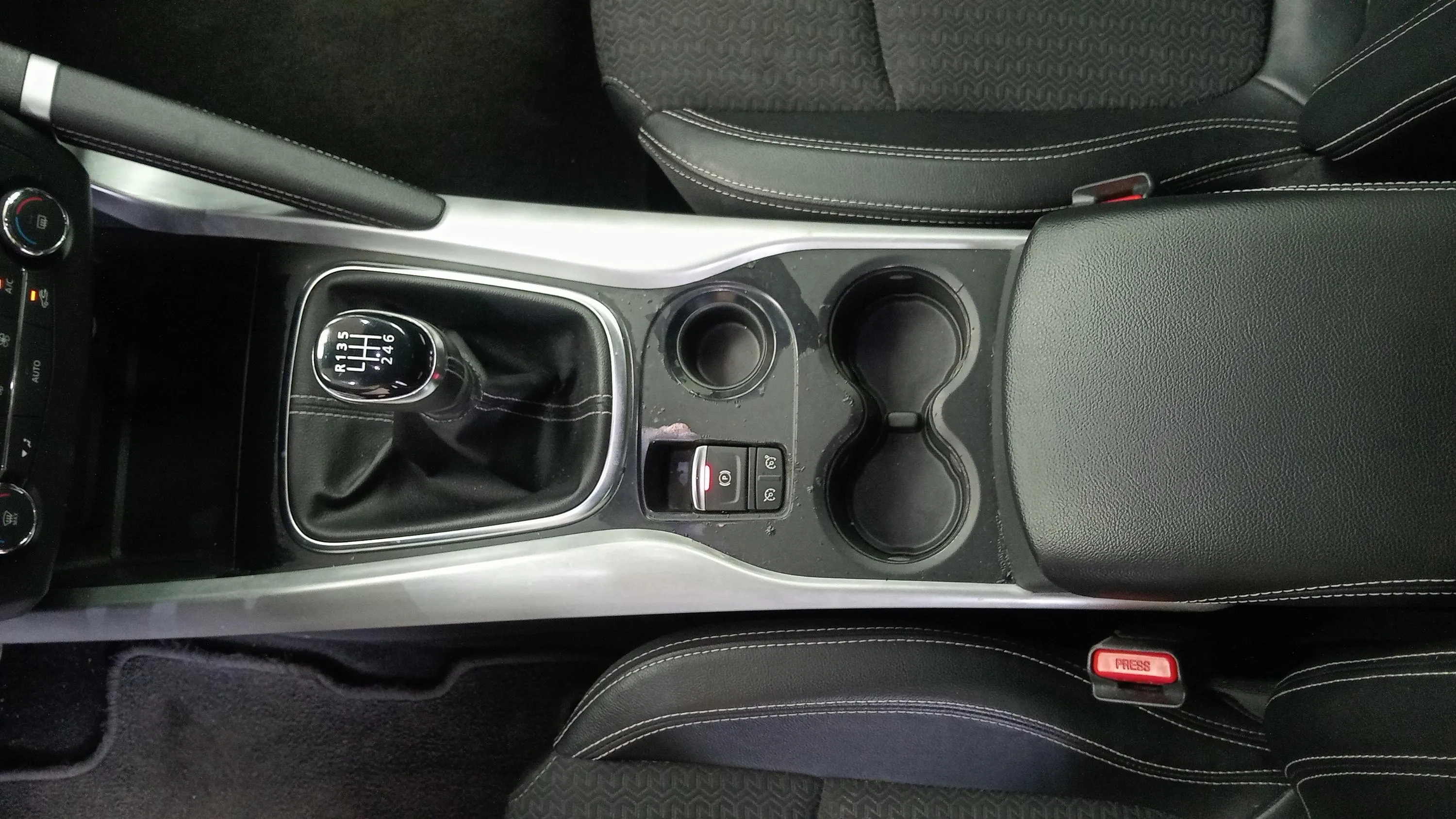 Renault Kadjar Limited GPF TCe 18 - foto 25