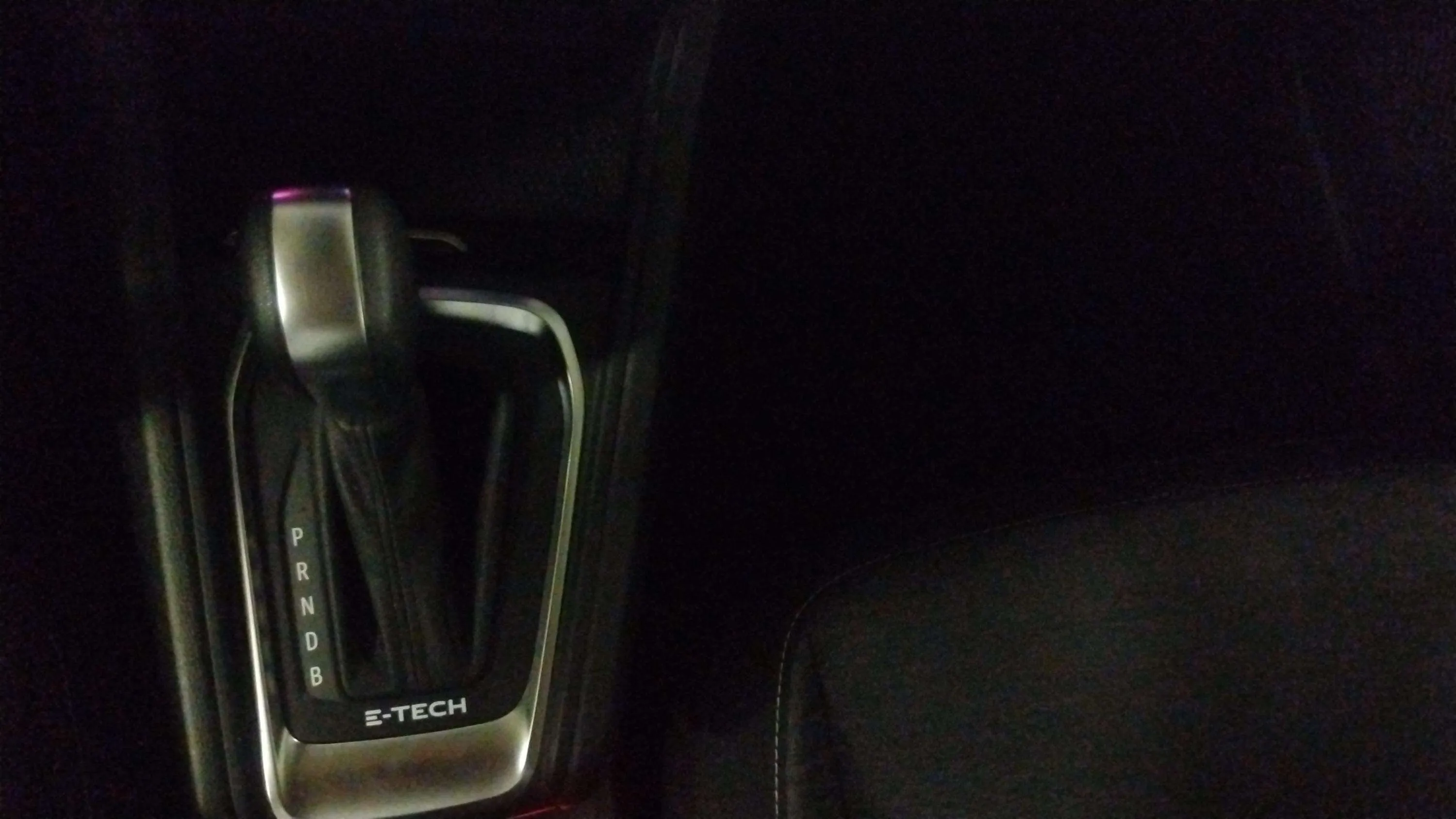 Renault Captur evolution E-Tech PHEV - foto 24