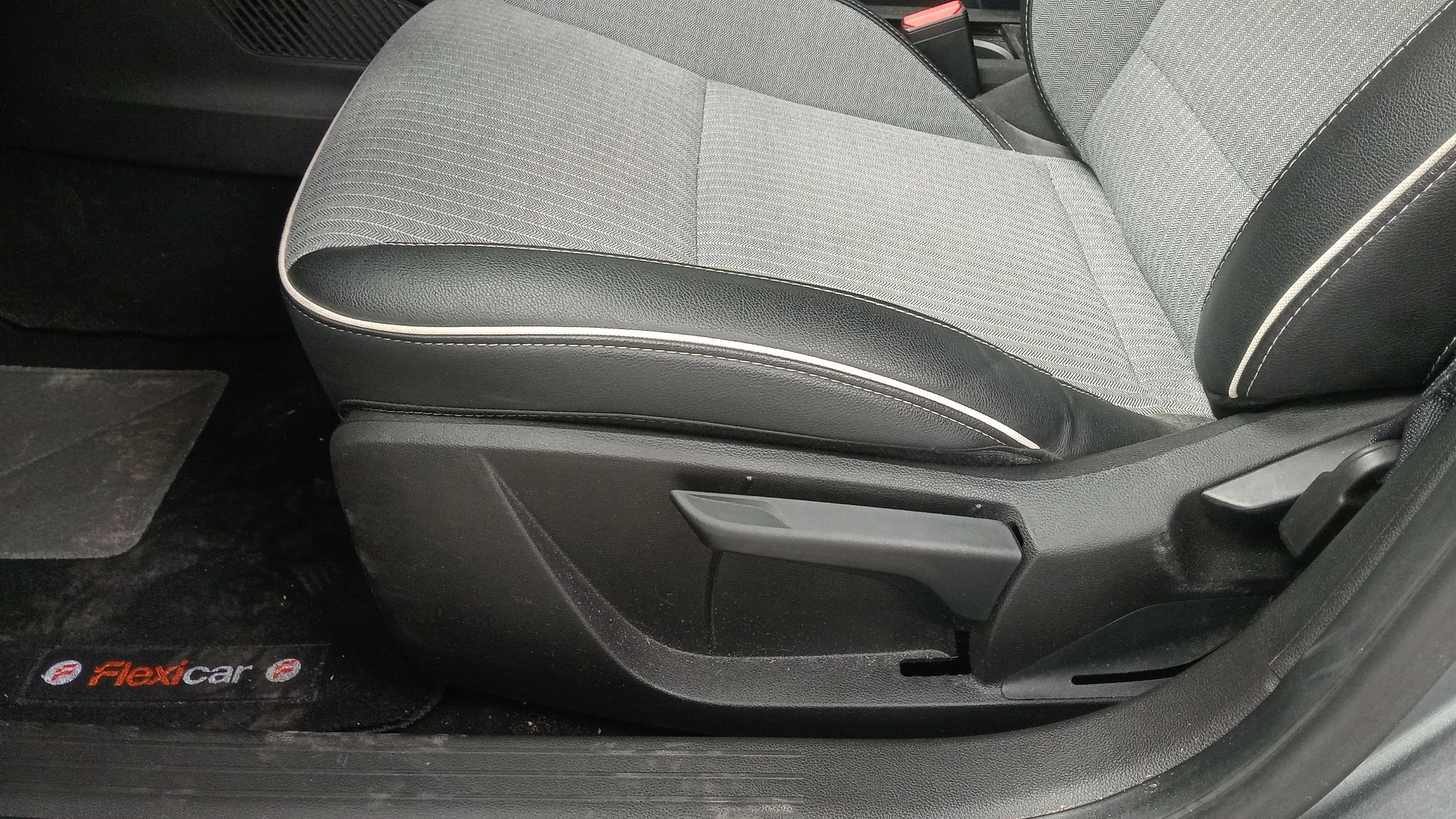 Renault Clio Equilibre TCe - foto 25