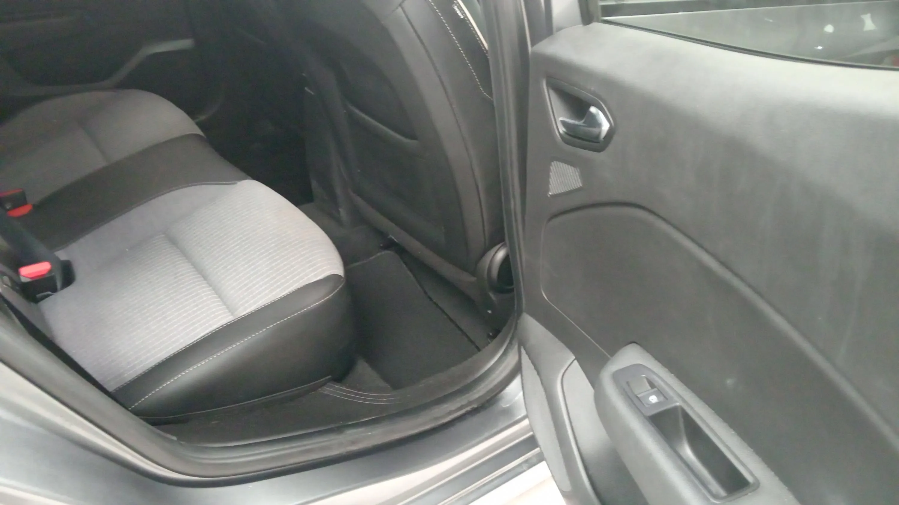 Renault Clio Equilibre TCe - foto 19