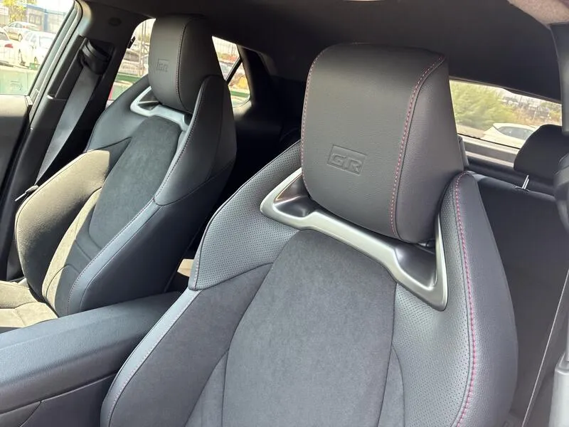 Toyota C-HR Hybrid 200 GR Sport - foto 30