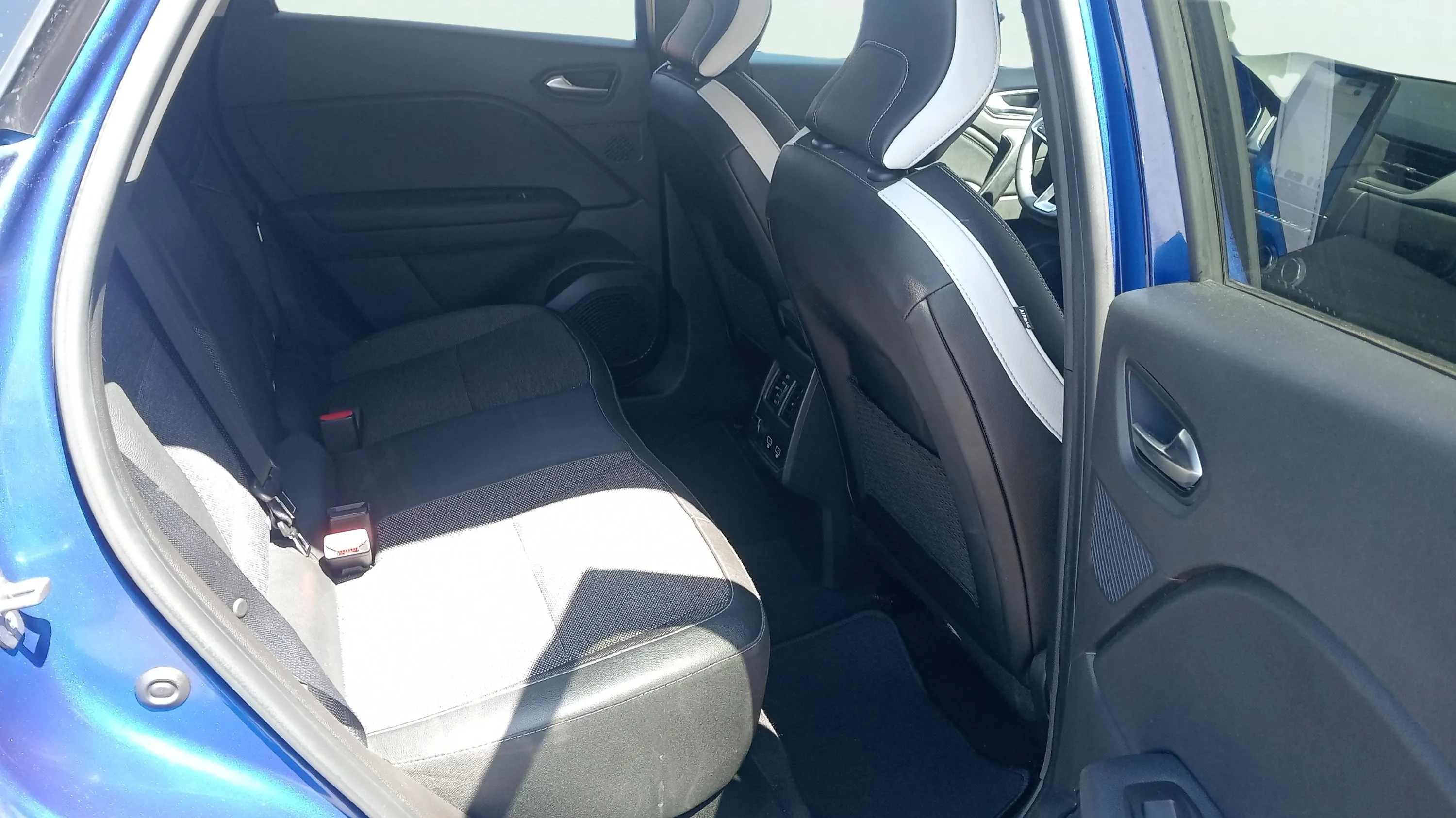 Renault Captur techno TCe - foto 18