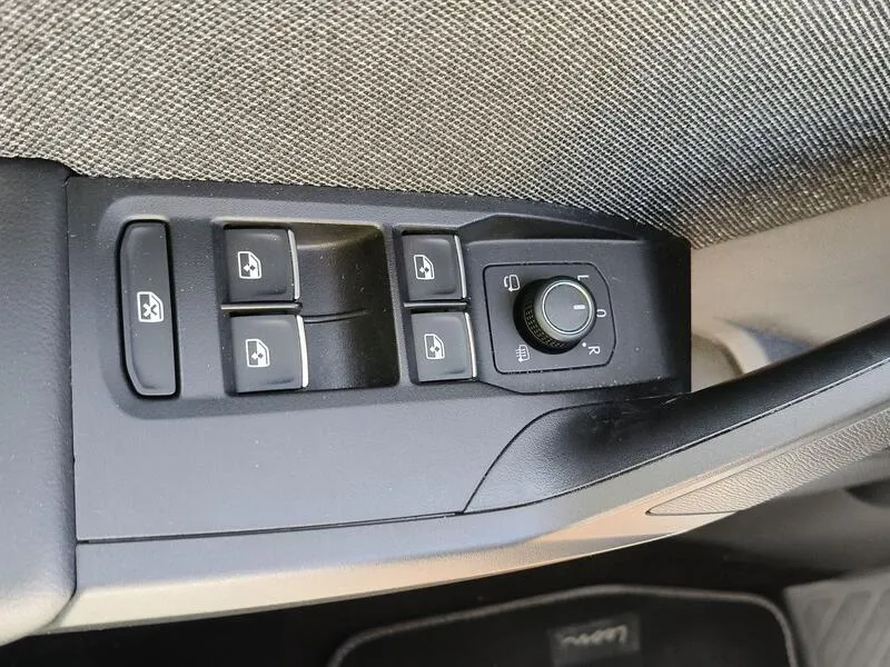 SEAT León 1.5 eTSI Xcellence - foto 32