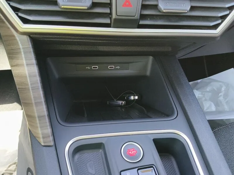 SEAT León 1.5 eTSI Xcellence - foto 40