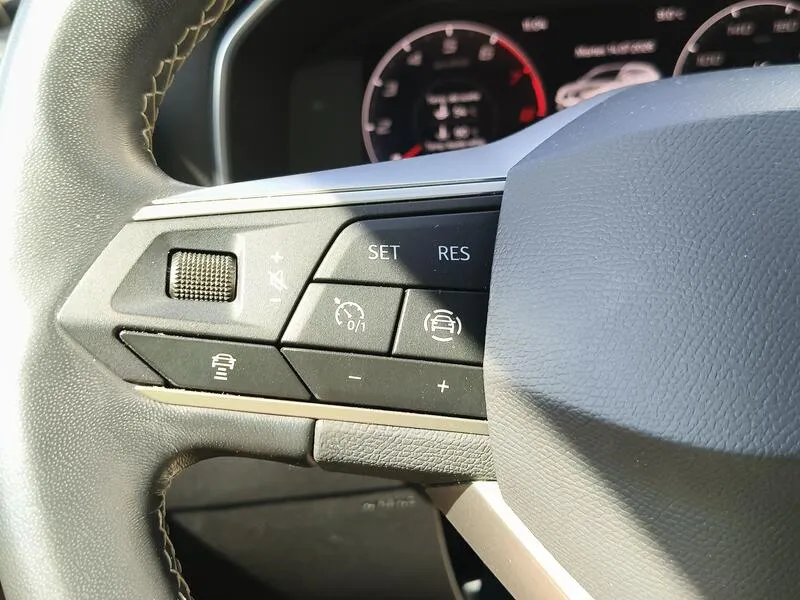 SEAT León 1.5 eTSI Xcellence - foto 34
