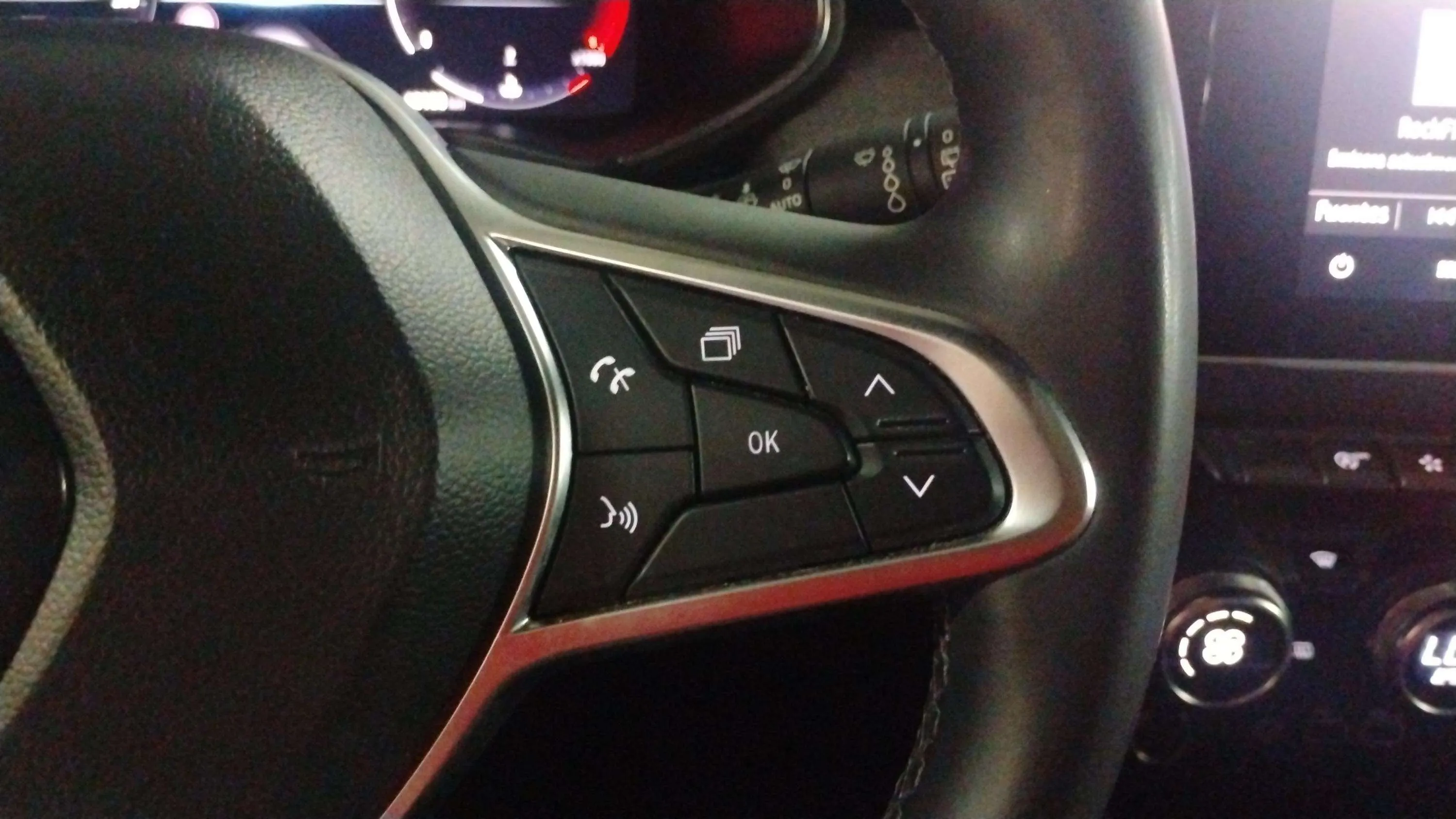 Renault Clio Techno TCe 90 - foto 20