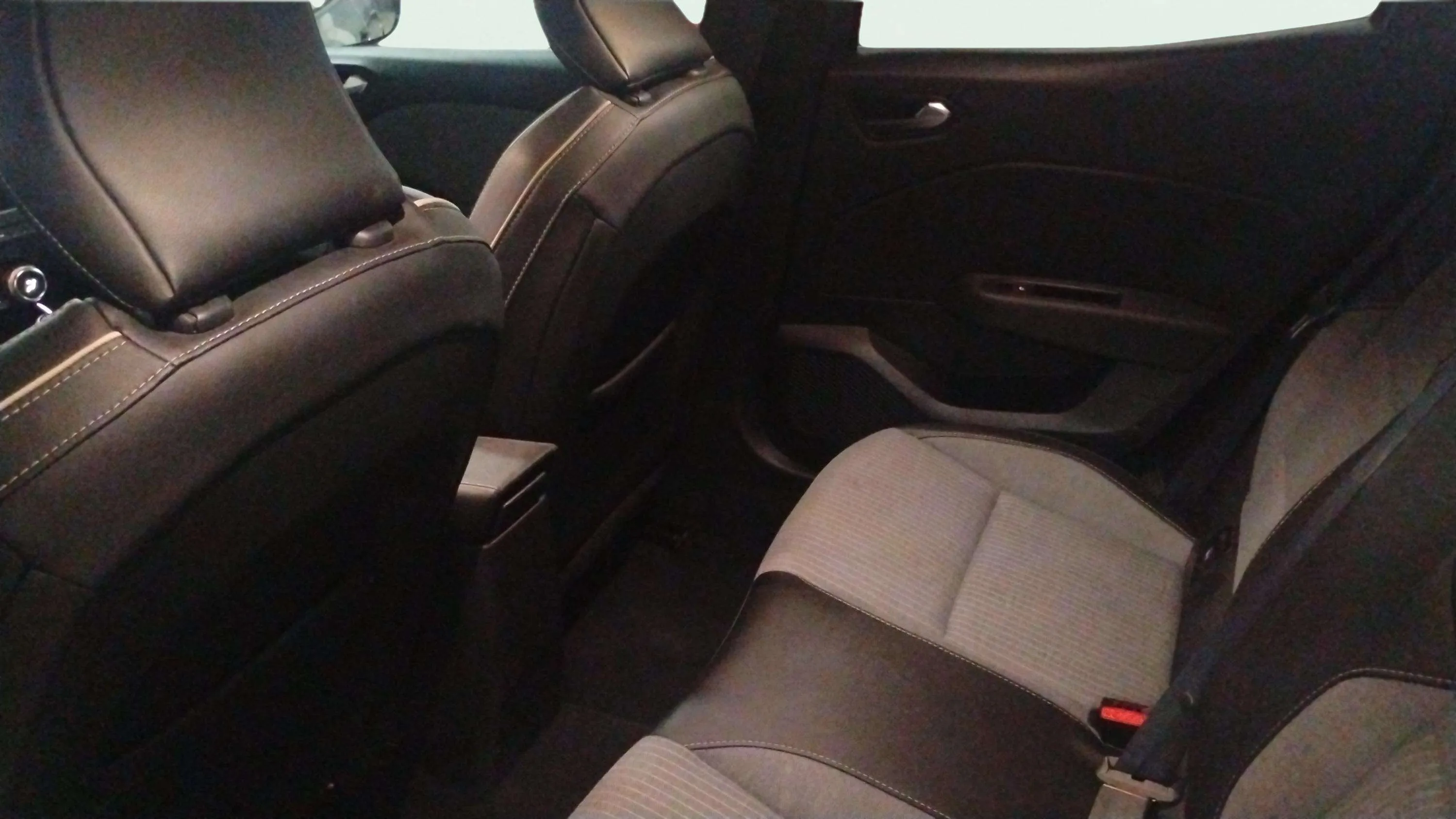 Renault Clio Techno TCe 90 - foto 8