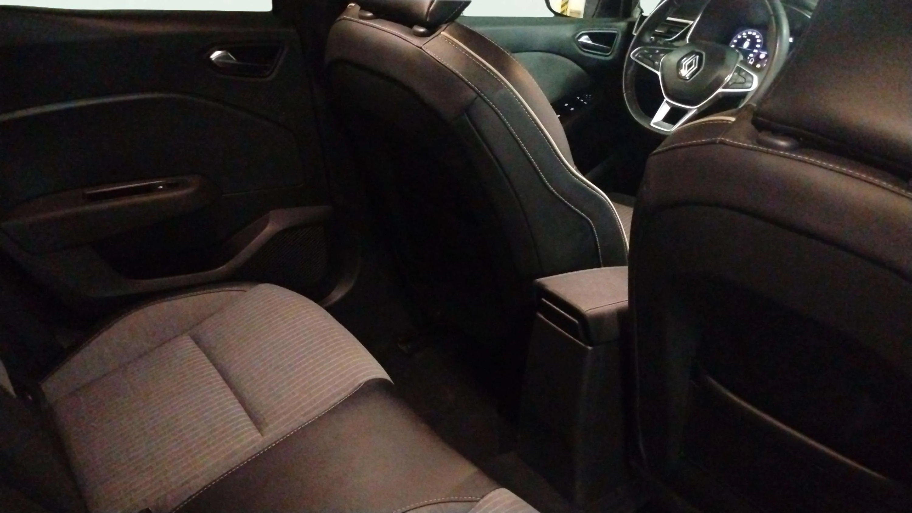 Renault Clio Techno TCe 90 - foto 11