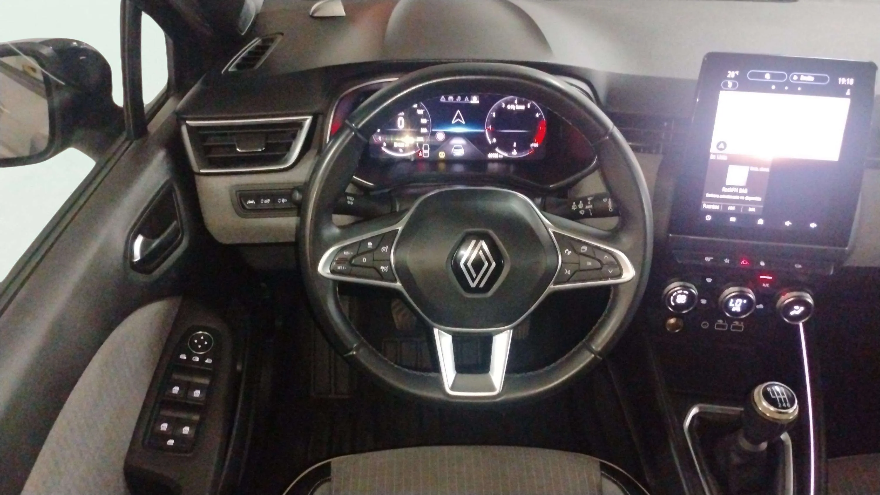 Renault Clio Techno TCe 90 - foto 17