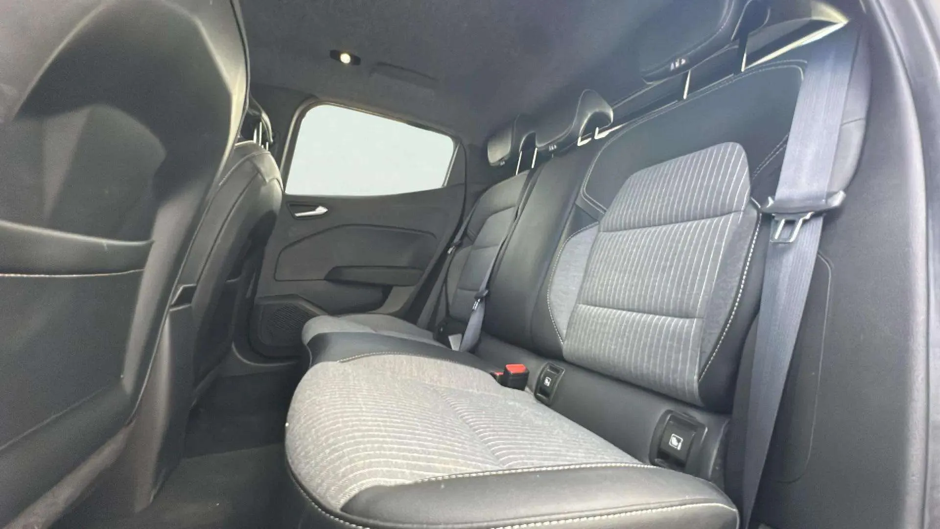 Renault Clio Techno TCe - foto 17